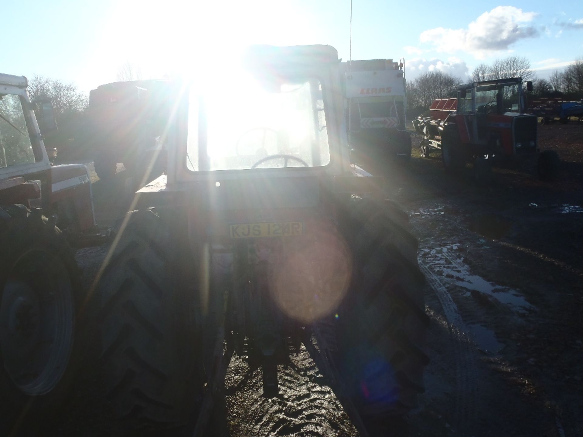 Massey Ferguson 590 2wd Tractor Reg No KJS 124R Ser No  375200 - Image 5 of 10