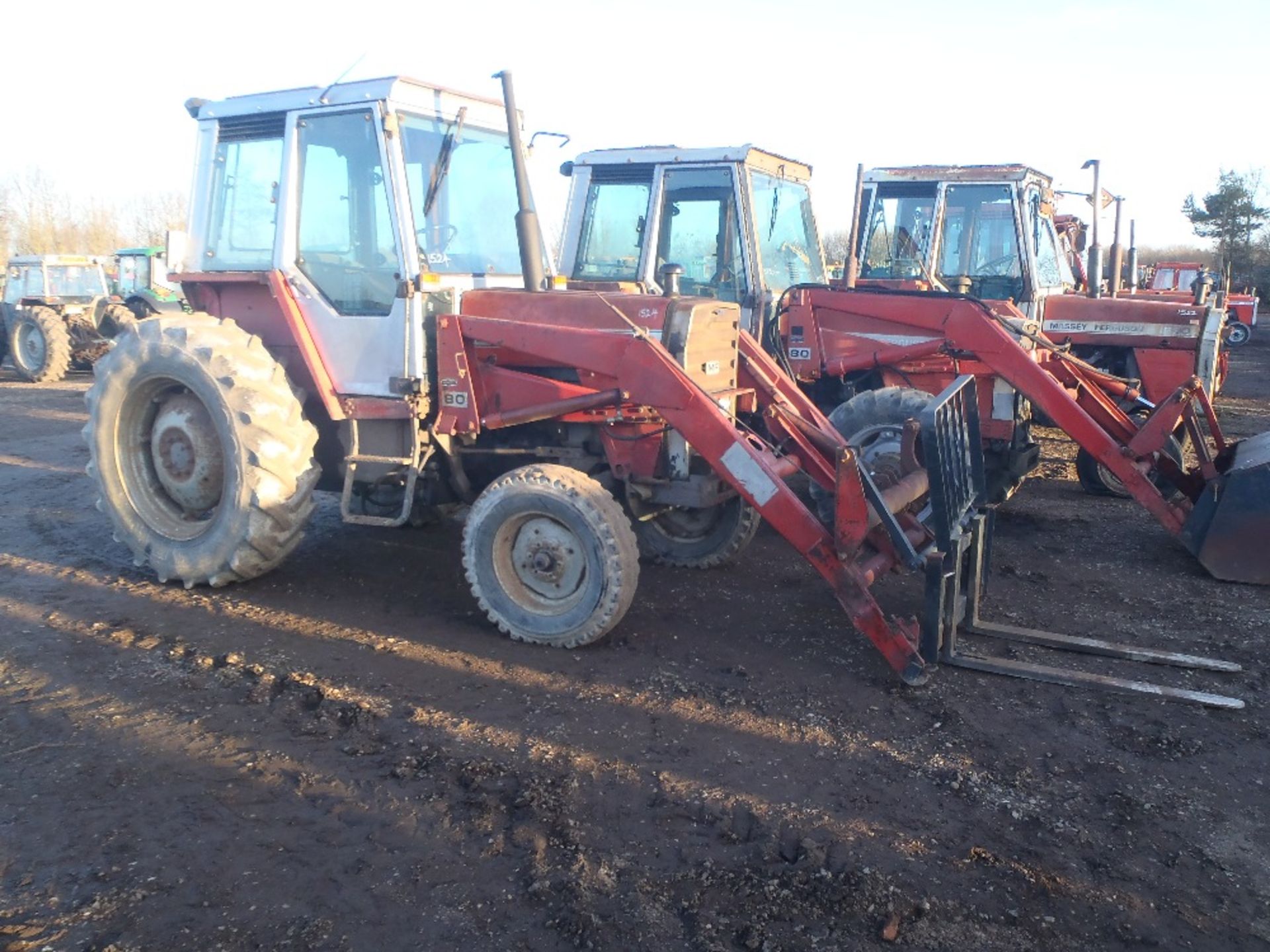 Massey Ferguson 690 2wd Tractor with Loader & Forks. 2550 Hrs. Reg No. SMO 725Y - Image 4 of 12