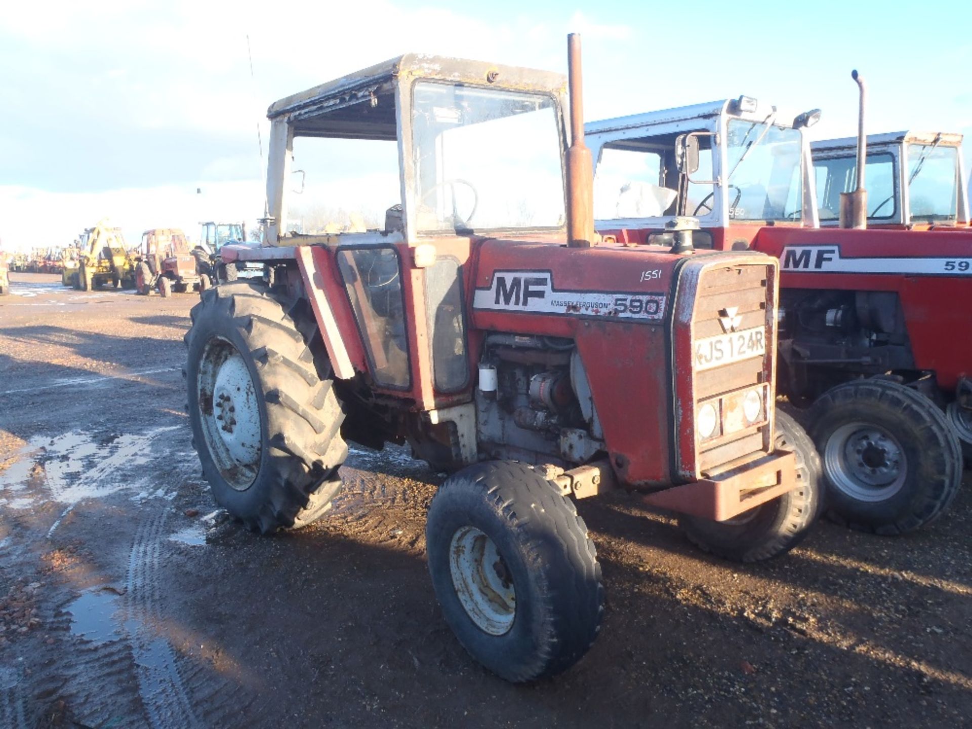 Massey Ferguson 590 2wd Tractor Reg No KJS 124R Ser No  375200 - Image 3 of 10