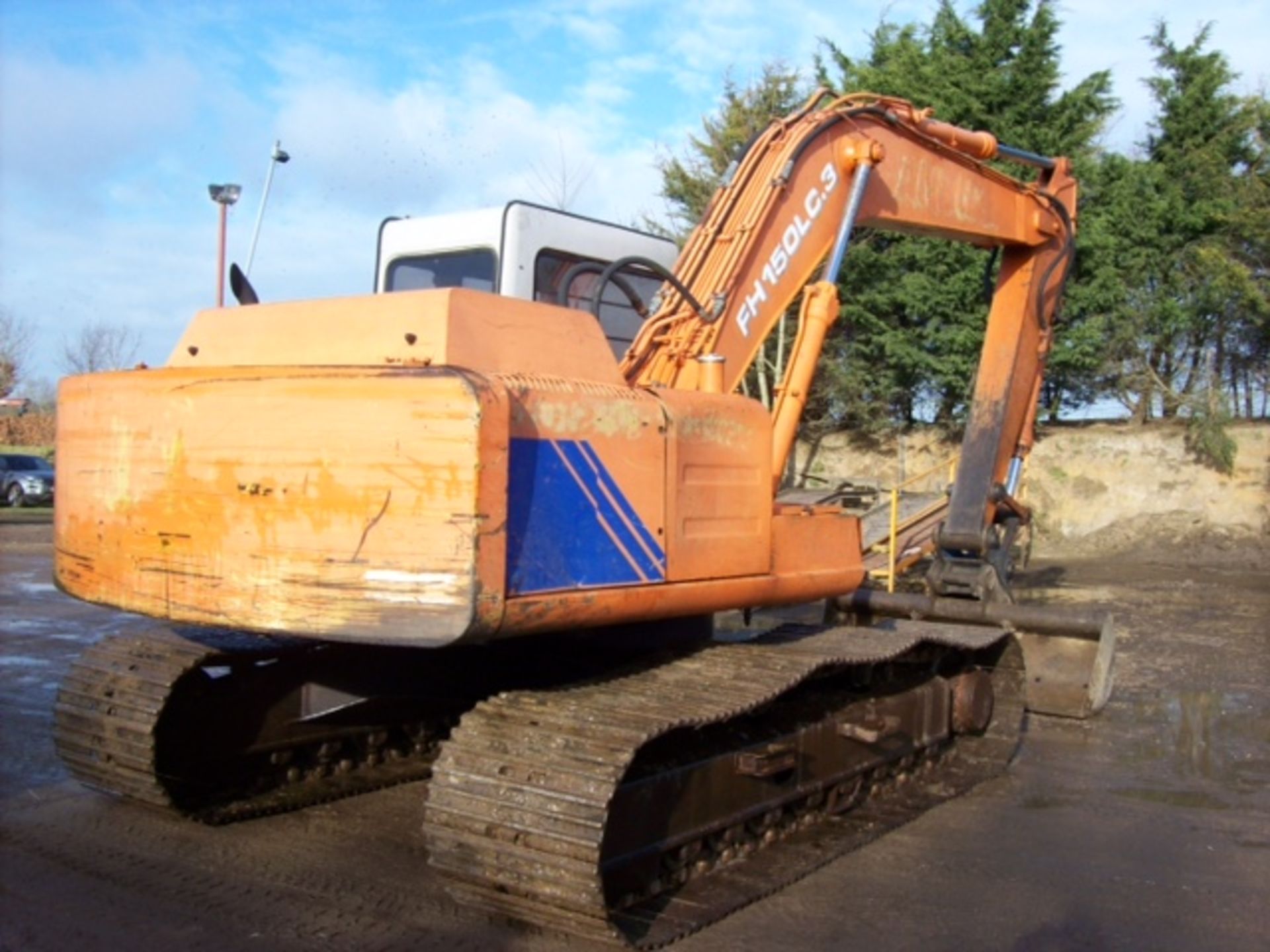 1995 Hitachi FH150LC.3 comes with Ditching Bucket at approx 7ft and Digging Bucket 4ft 6in. 12681 - Image 6 of 7