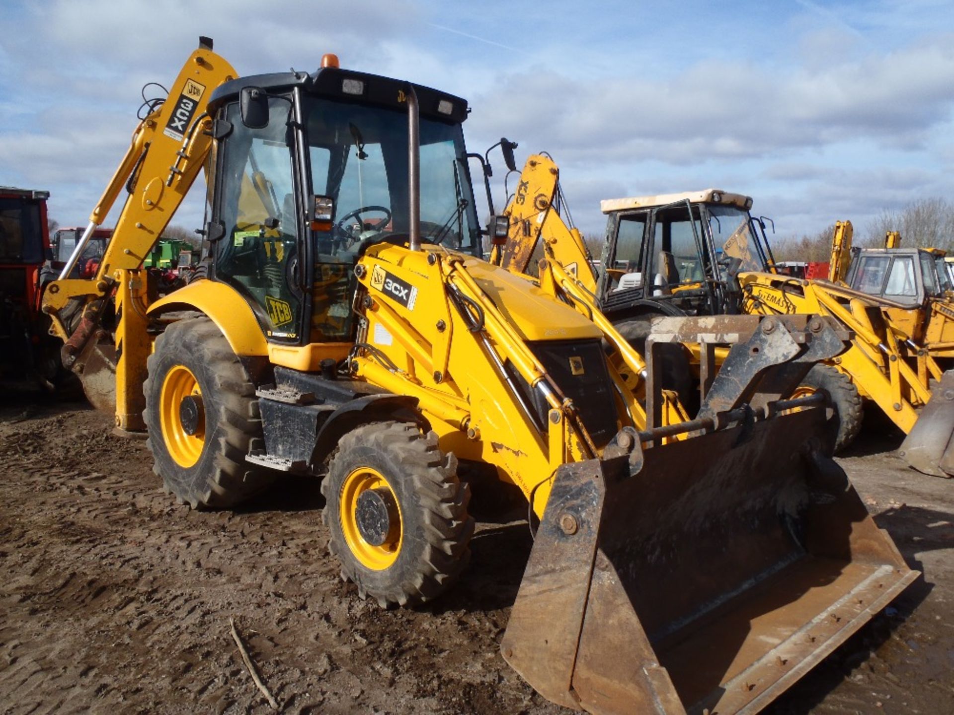 2007 JCB 3CX Reg No KX07 JZH Ser No 71328428 - Image 2 of 5