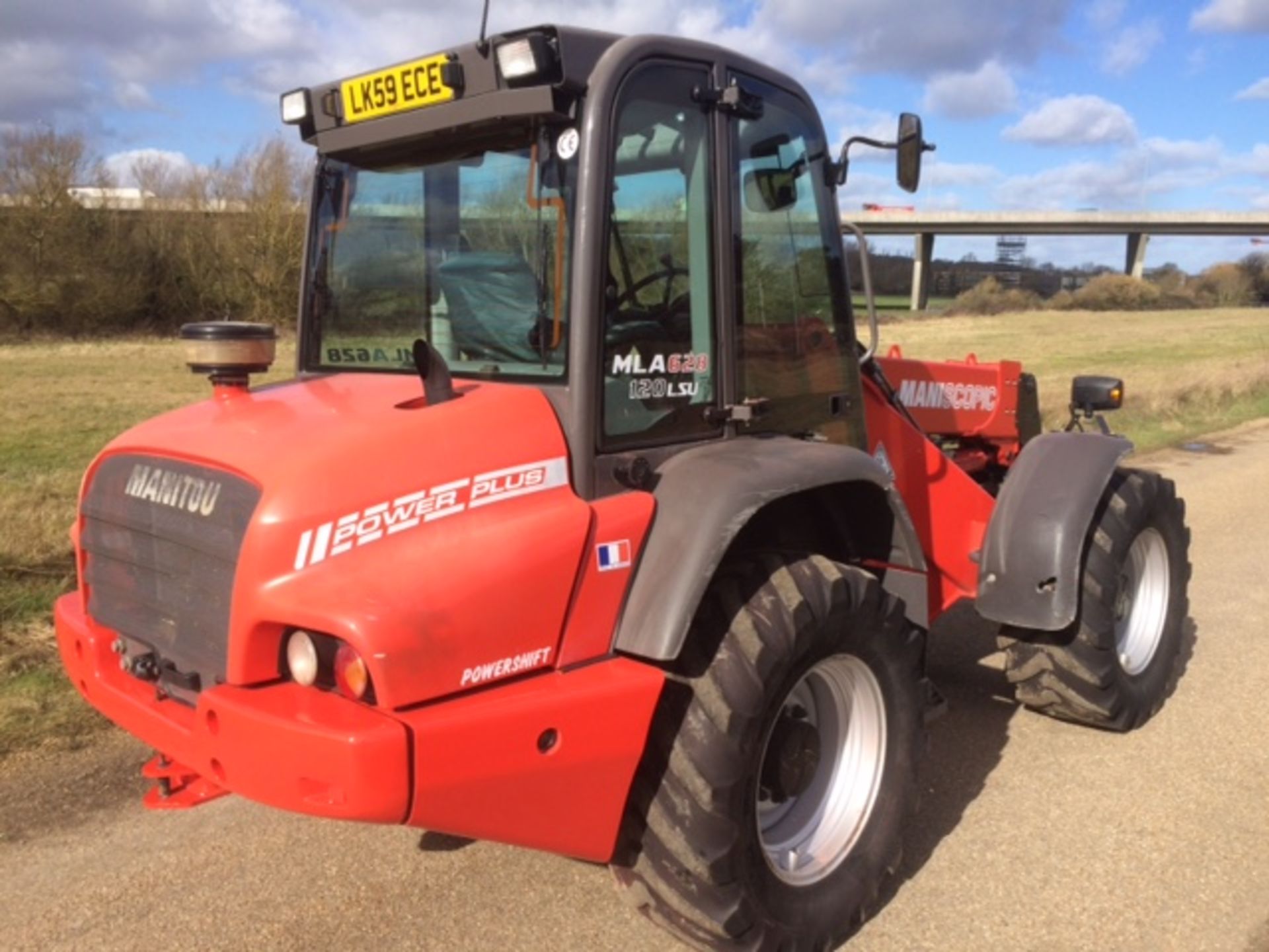 Manitou 628-120 Wheeled Loader Pin & Cone Carriage, Hydraulic Locking, Air Con. 6818 Hrs. V5 will be - Image 3 of 5
