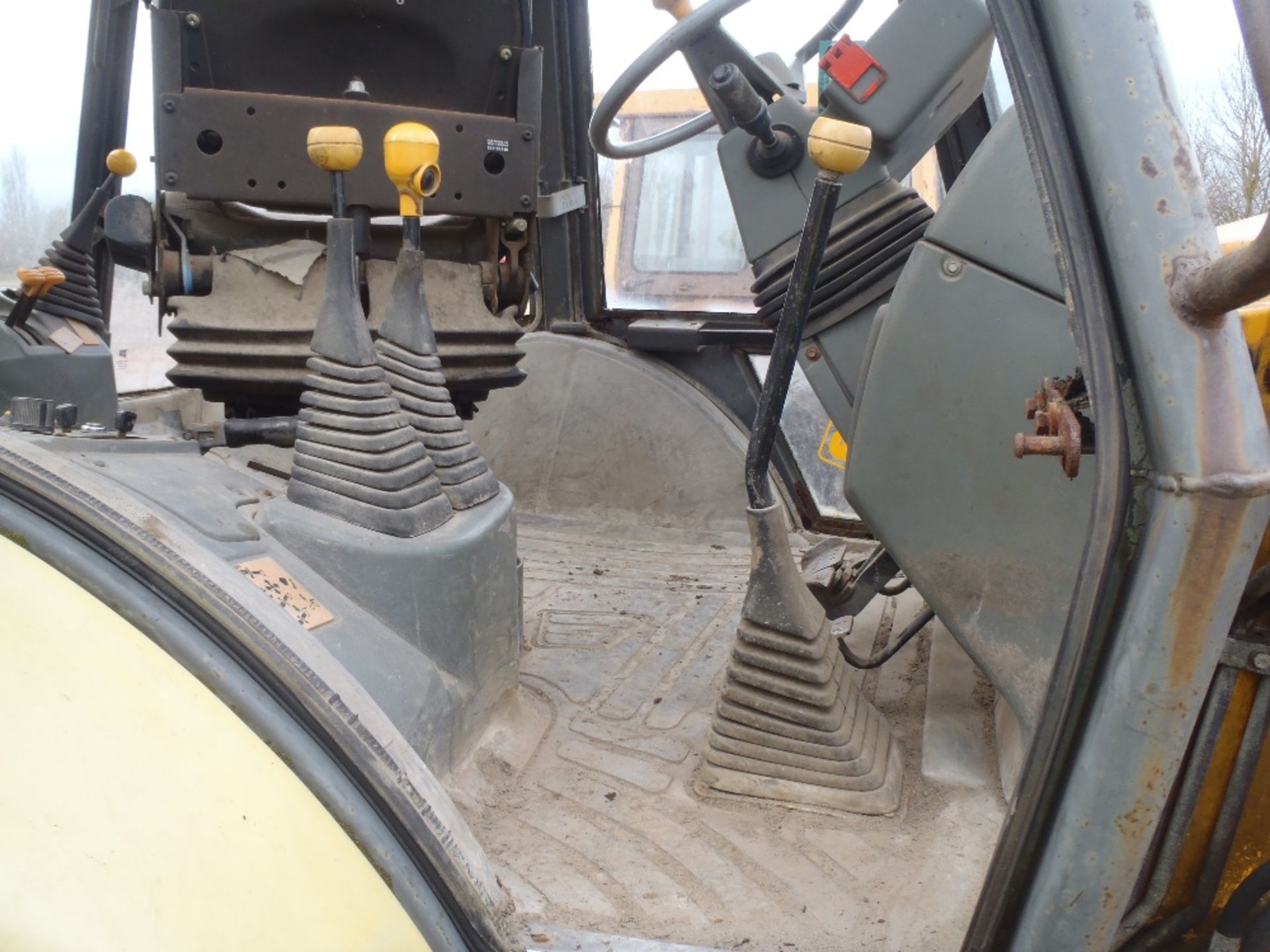 1993 JCB 3CX Sitemaster 4wd Manual Gearbox. V5 will be supplied Reg No L651 EFV - Image 3 of 4