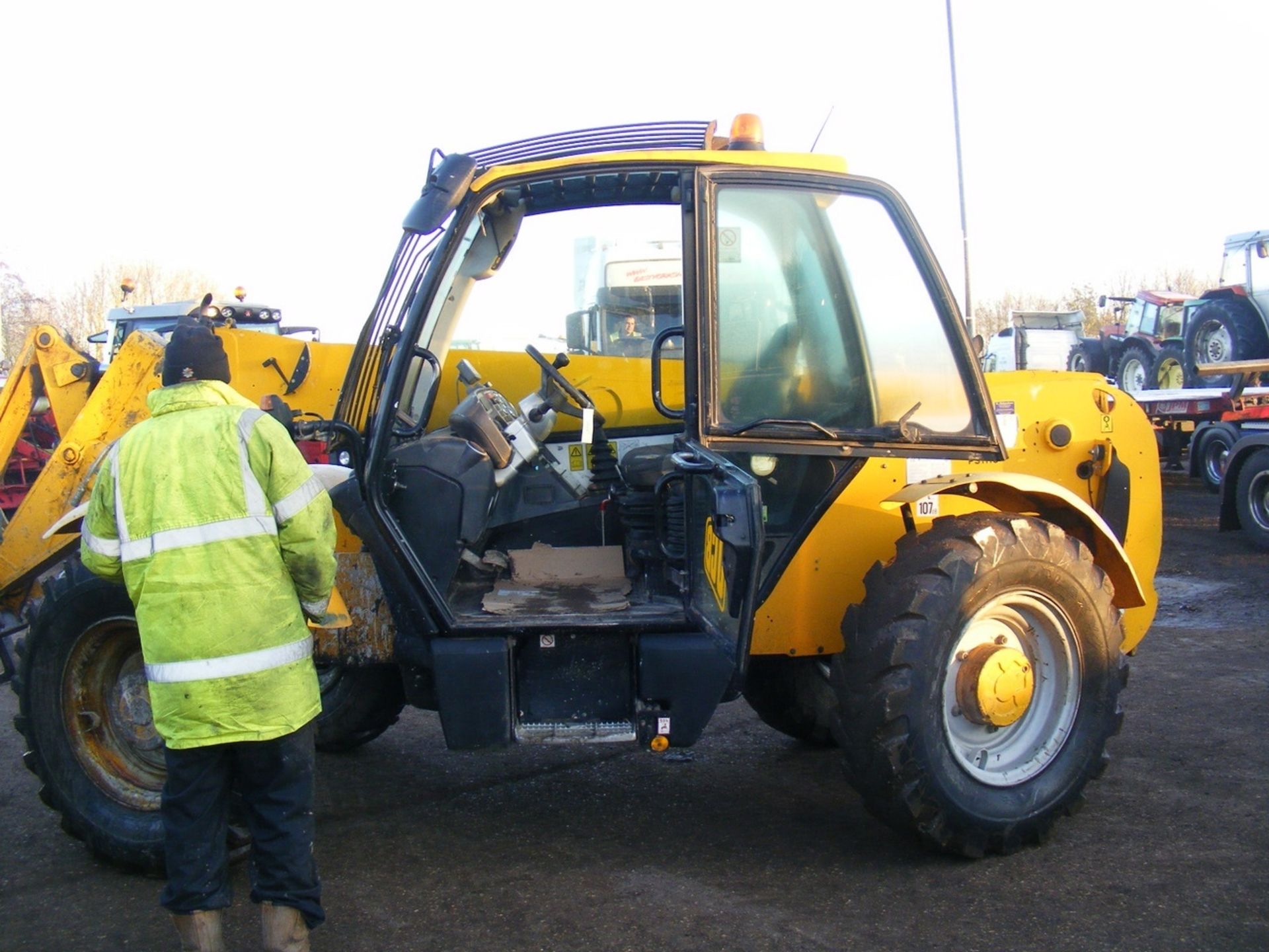 JCB 535-60 Teleporter V5 will be supplied. Reg No. NK0 500C - Image 3 of 3