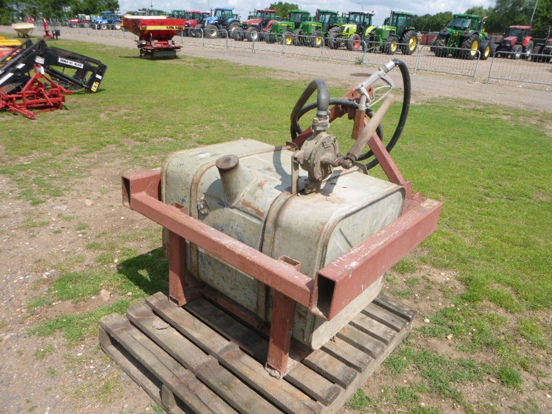 Linkage Mounted Diesel Tank with Hand Pump