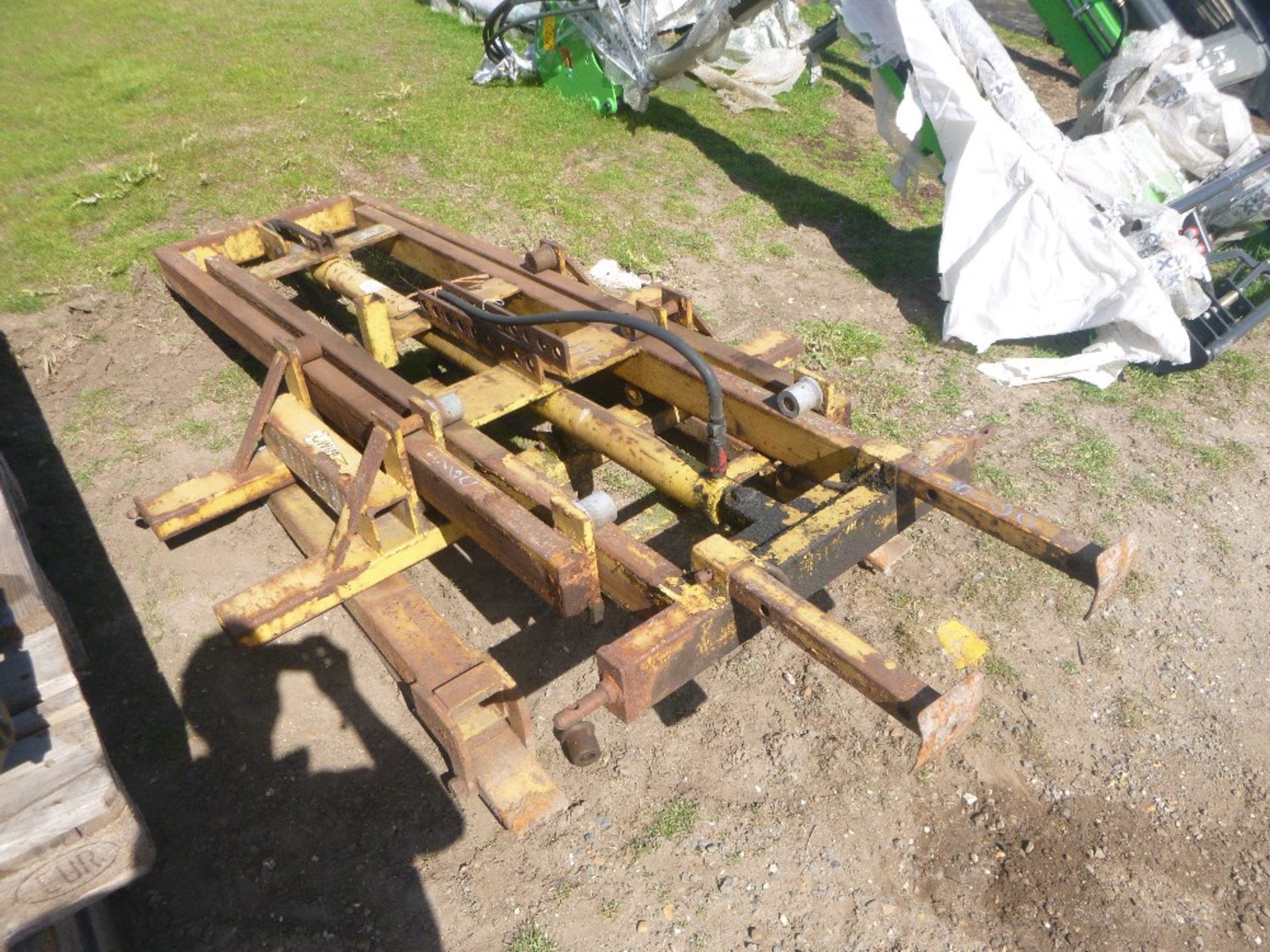 Coopers Rear Mounted Tractor Forklift - Image 2 of 2