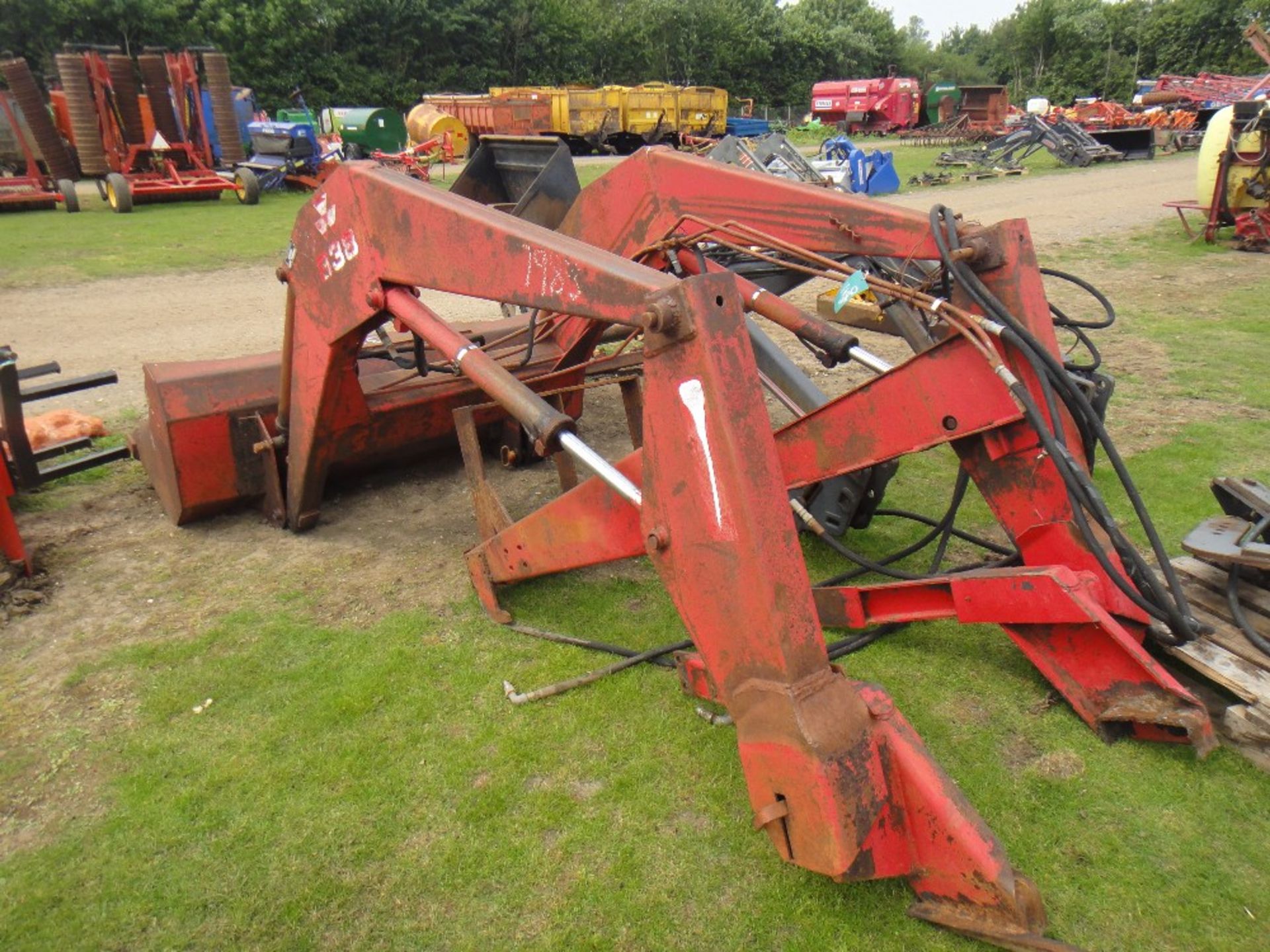 Massey Ferguson 838 Power Loader & Bucket - Image 2 of 2