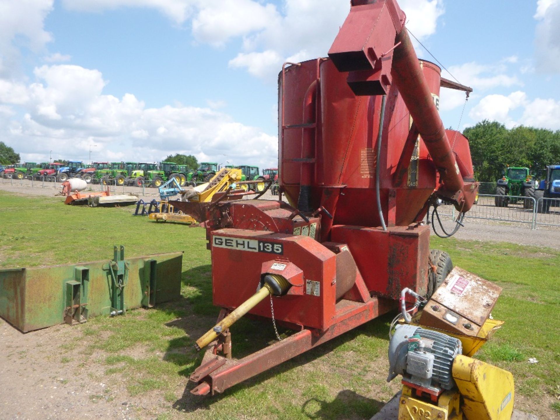 Gehl 135 Trailed PTO Drive Mill & Mixer