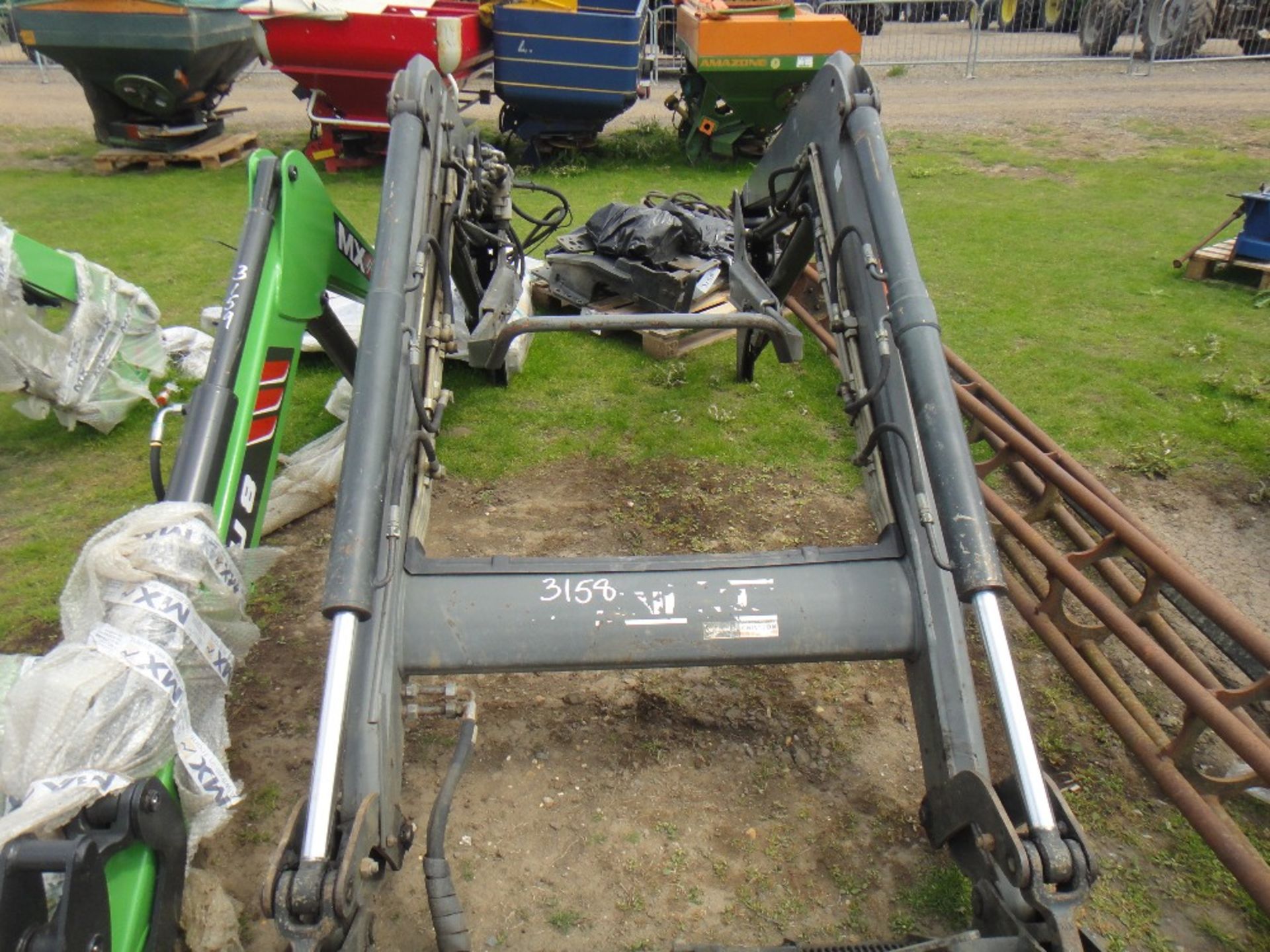 Chiltern MX Loader to fit JD 4 Cyl with Joystick and Brackets