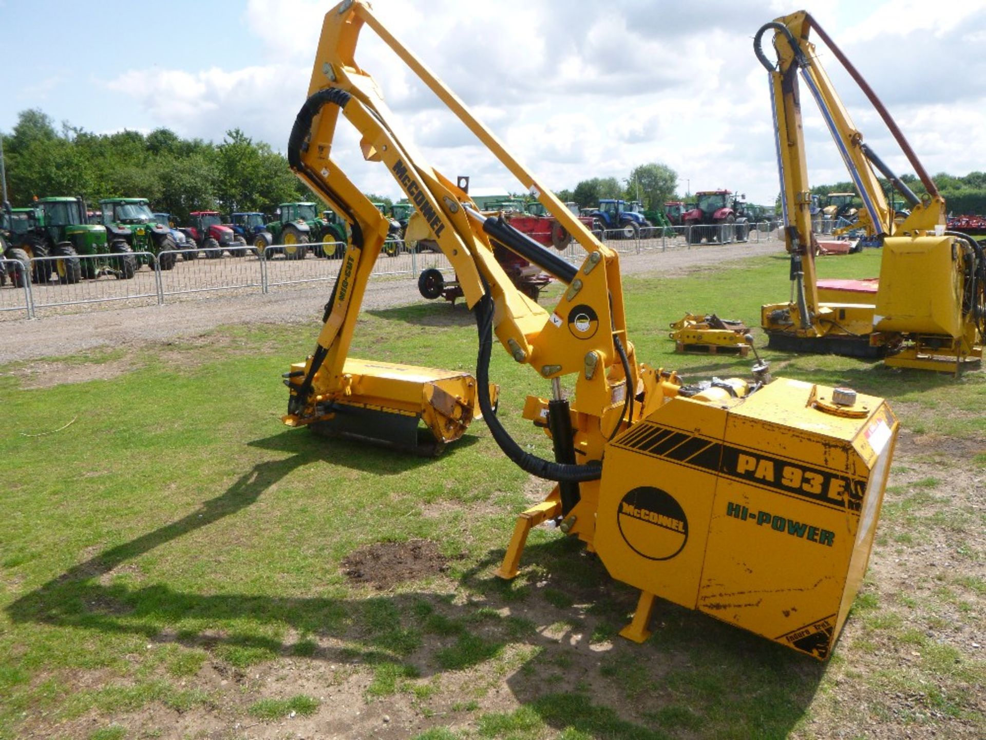 McConnel PA93E Hi Power Mid-Cut Hedger - Image 2 of 5