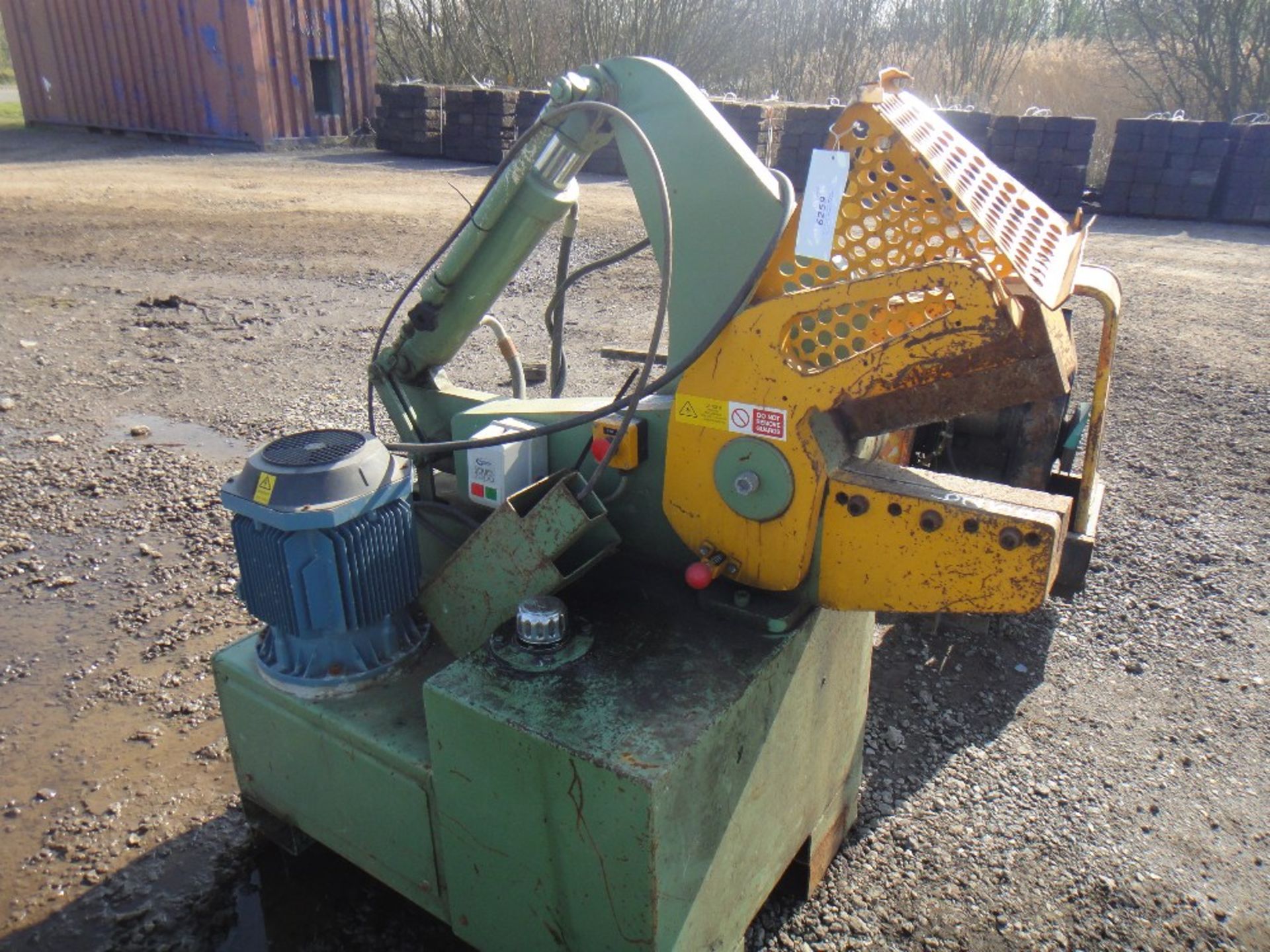 Deltamatic 300 Metal Cleaning Shear 3 Phase Motor