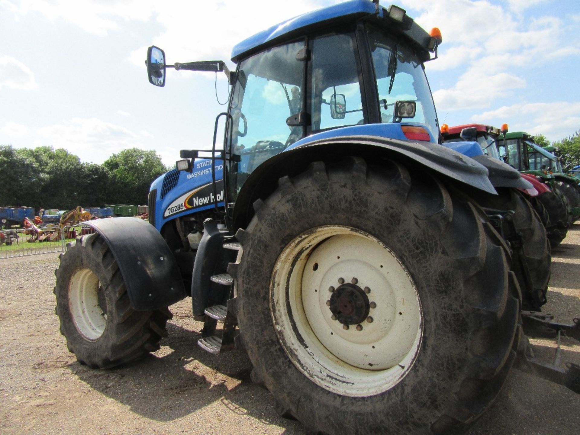 2006 New Holland TG285 Tractor. 9530 hrs. No V5. Ser.No. DEG0010861 - Image 8 of 13