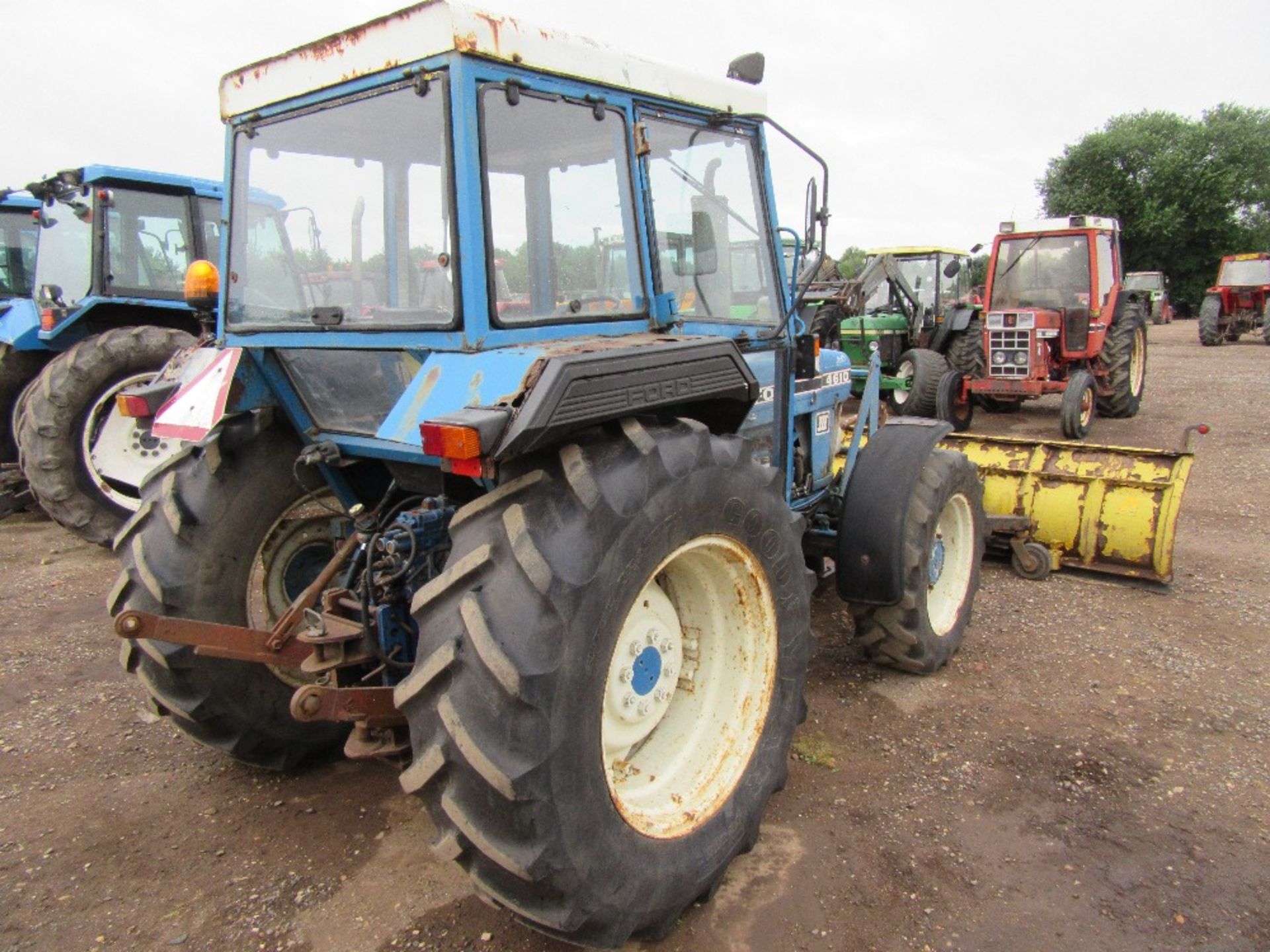 Ford 4610 Series III 4x4 Tractor AP Cab with Snow Plough Ser No BC64198 - Image 5 of 12