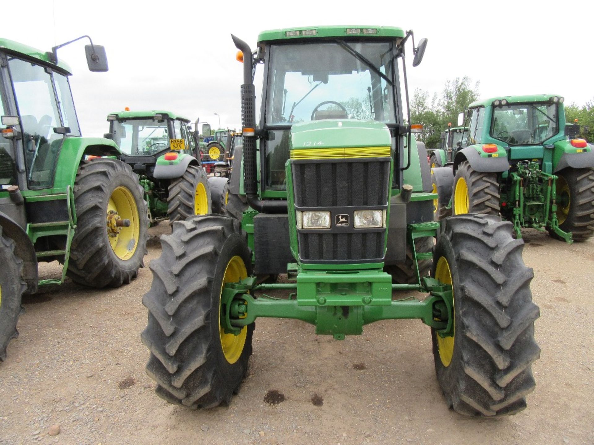 1993 John Deere 7600 140hp Tractor. V5 will be supplied.  Ser.No. H001940 - Image 5 of 9