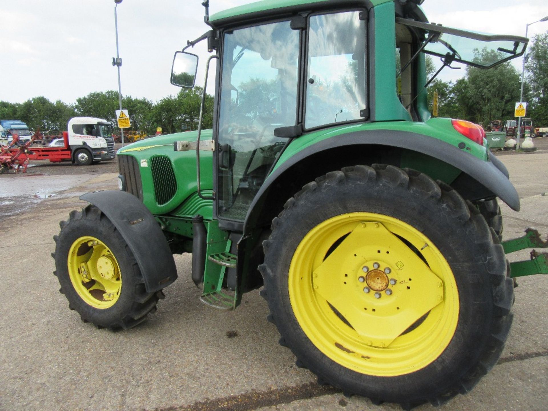 John Deere 6220 Premium Tractor with Creep Box & Front Linkage. Reg.No. PF52 USY - Image 4 of 5