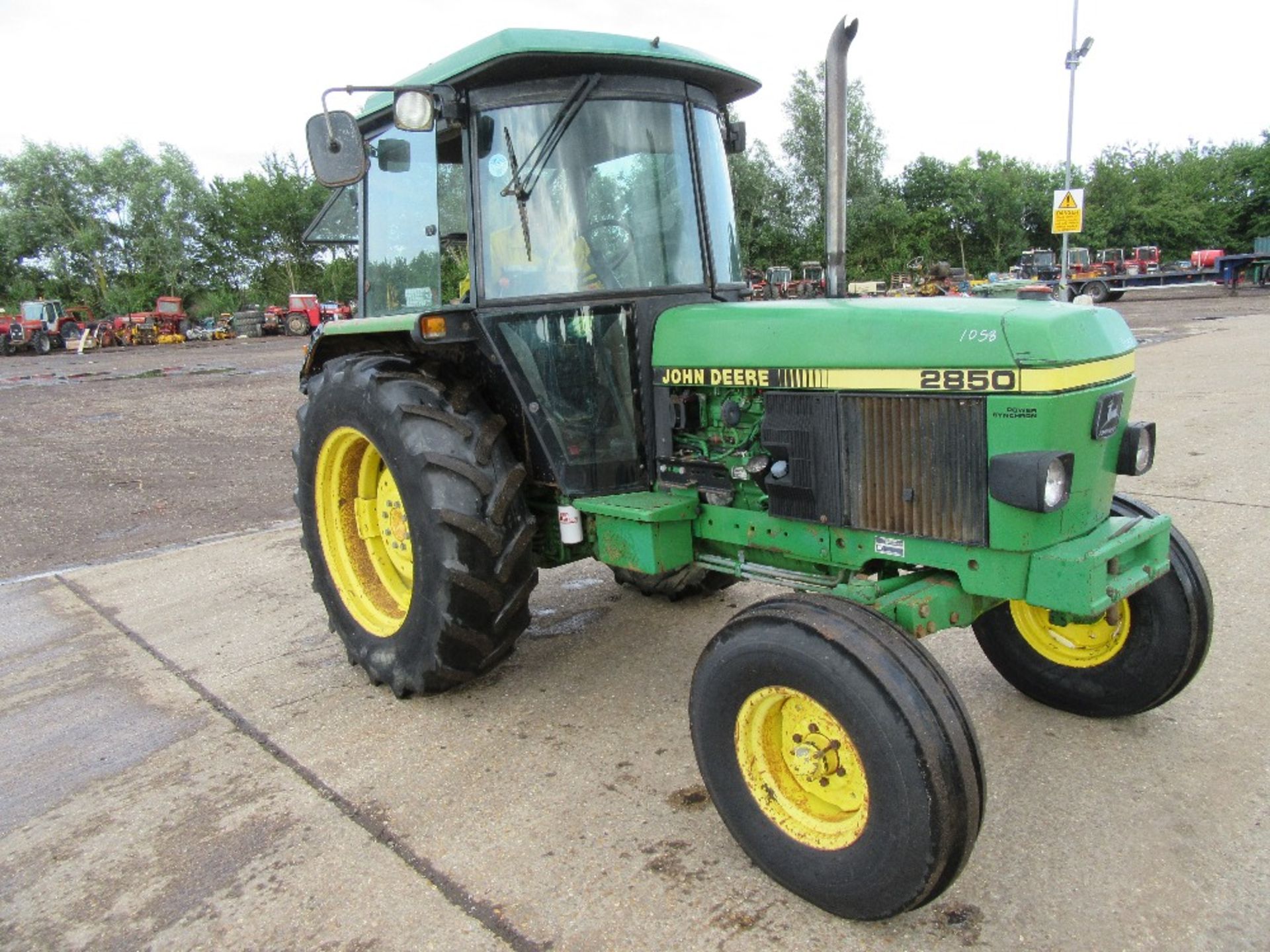 John Deere 2850 2wd Tractor. 6646 hrs. V5 will be supplied. Reg.No. J460 LTT - Image 2 of 3