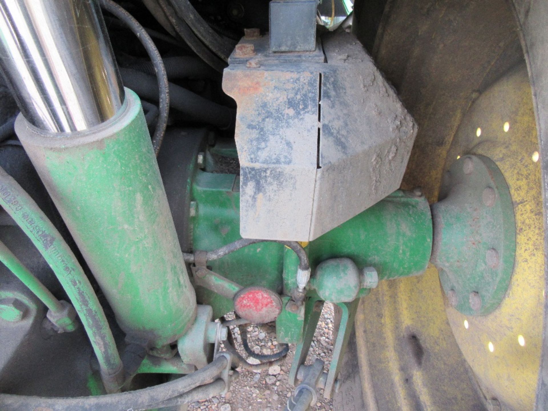 John Deere 6920S Auto Power 50k TLS HCS Tractor with 20.8R38 & 16.9R28 Tyres. V5 will be supplied. - Image 8 of 17