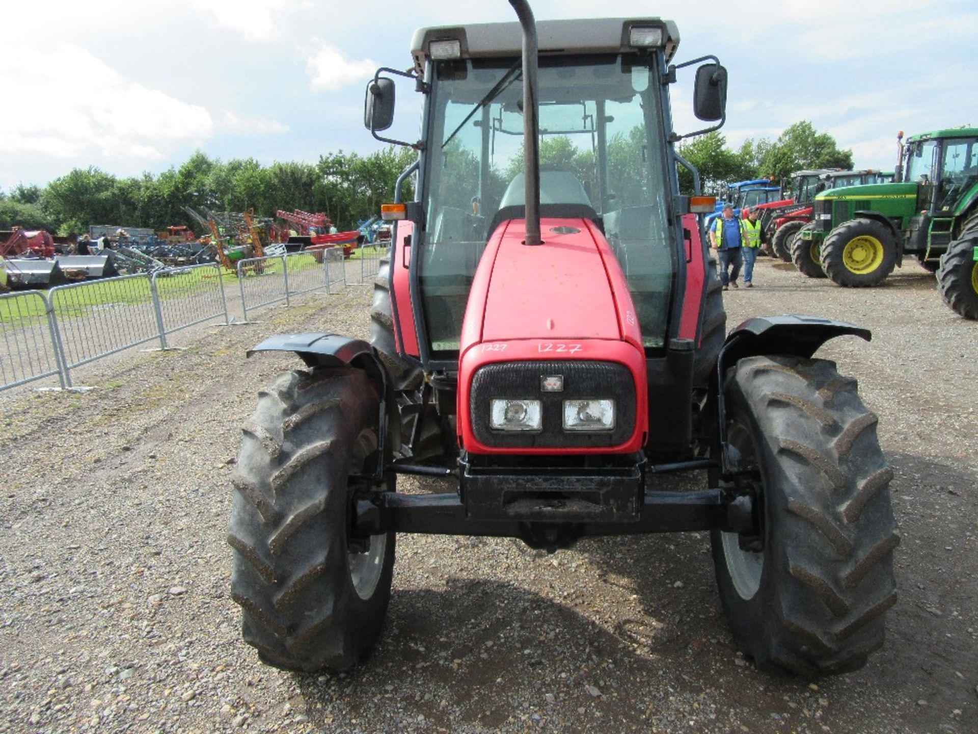 Massey Ferguson 4255 Tractor - Image 2 of 10