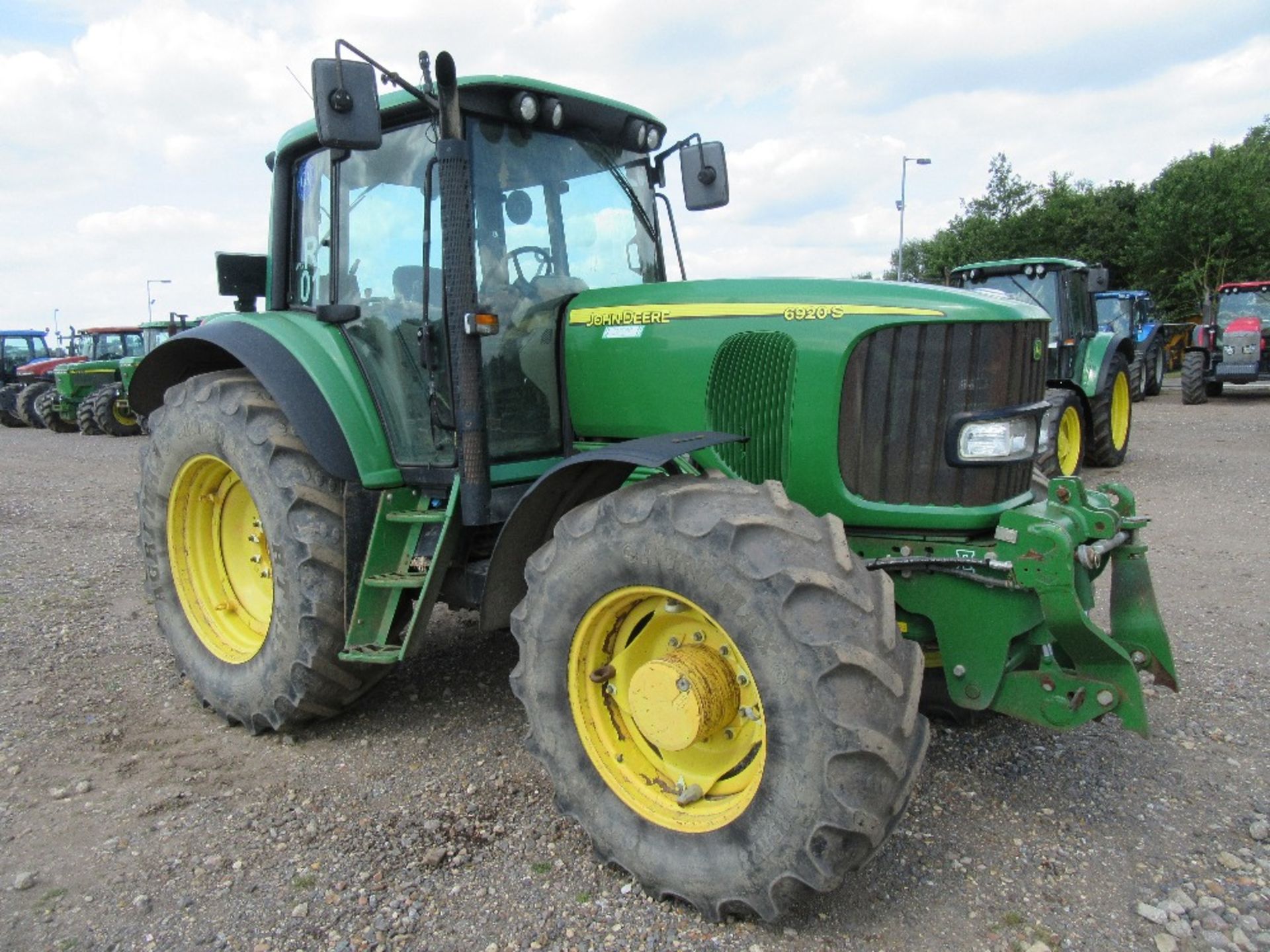 John Deere 6920S Auto Power 50k TLS HCS Tractor with 20.8R38 & 16.9R28 Tyres. V5 will be supplied. - Image 3 of 17