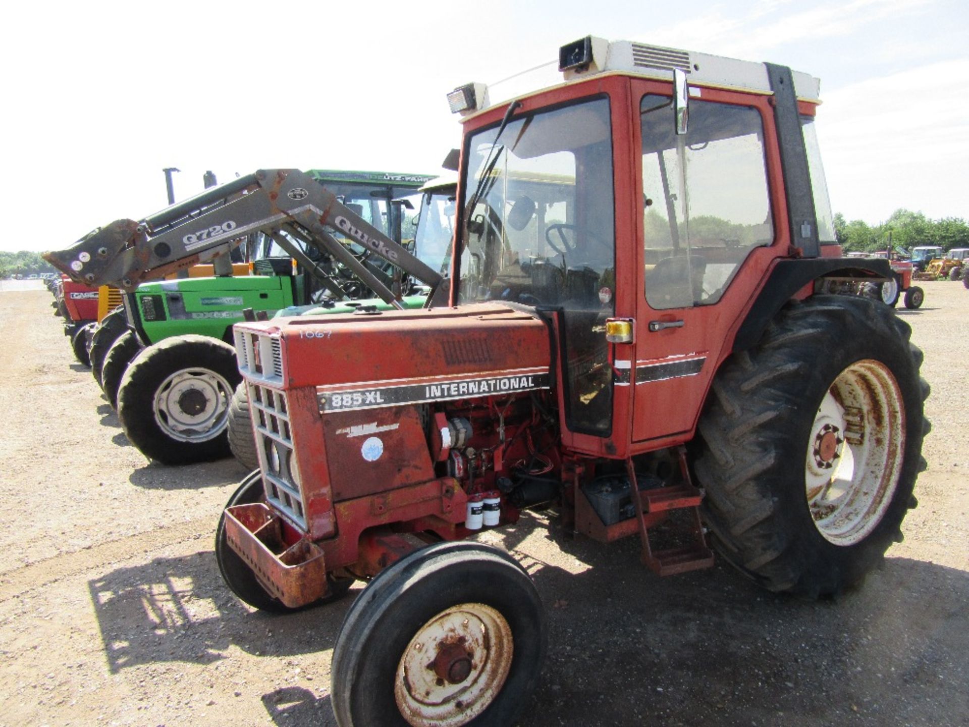 International 885XL 2wd  Tractor. V5 will be supplied. Reg.No.B748 GHR Ser No B0031114