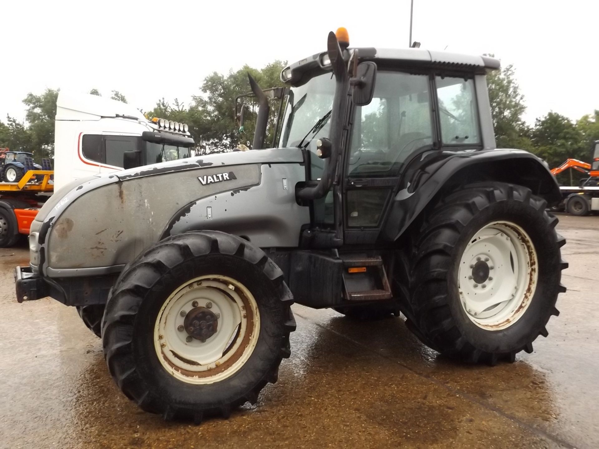 Valtra T130 Tractor - Image 5 of 6