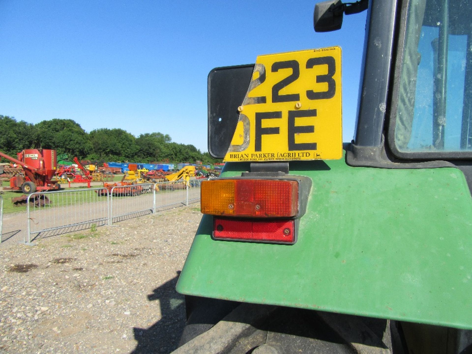 1990 John Deere 3350 2wd Tractor H reg Ser No 698883 - Image 7 of 15