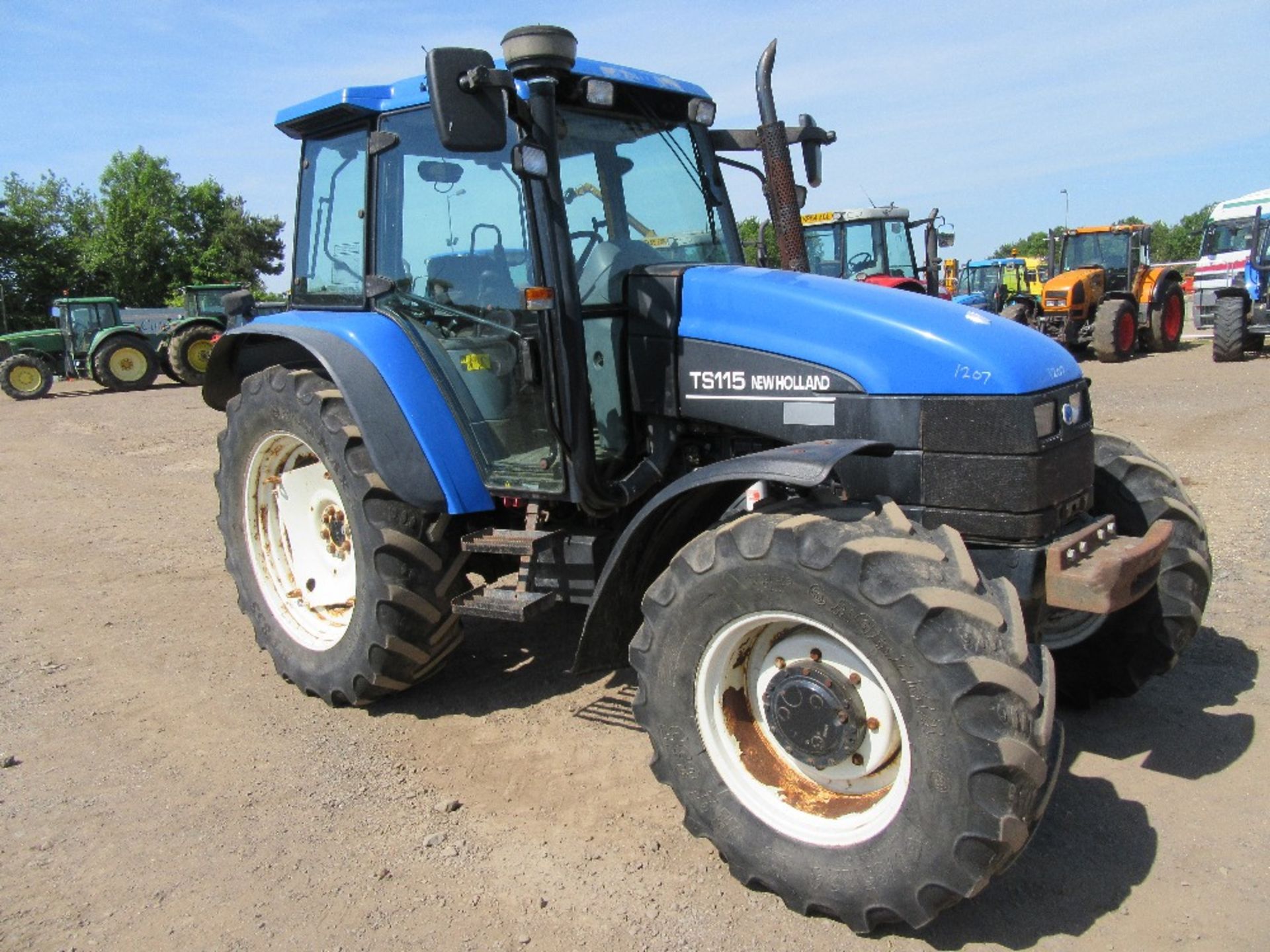 2004 New Holland TSA115 Tractor. V5 will be supplied. Reg.No. NX04 RXW Ser No ACP234025 - Image 14 of 28