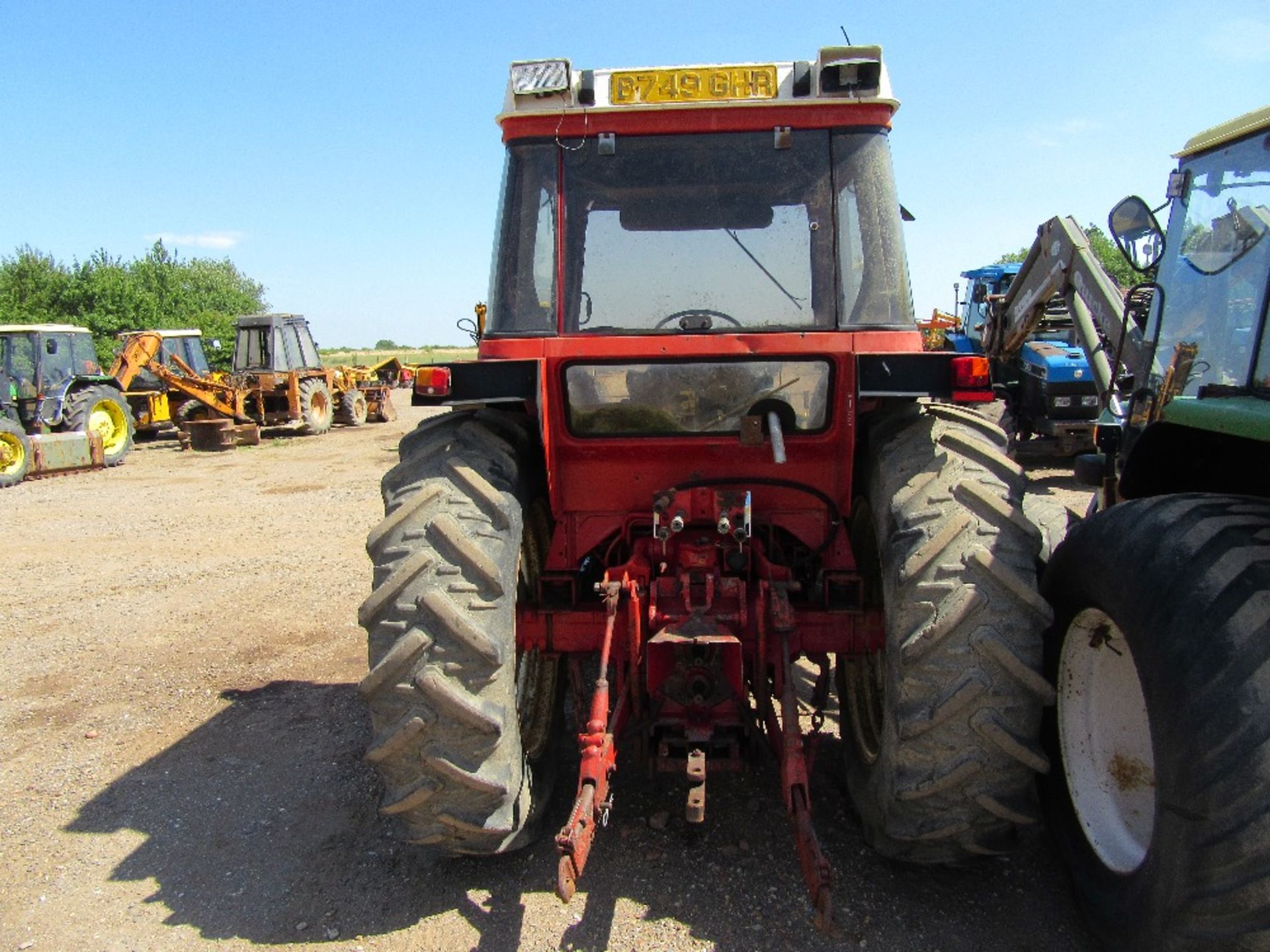 International 885XL 2wd  Tractor. V5 will be supplied. Reg.No.B748 GHR Ser No B0031114 - Image 4 of 10