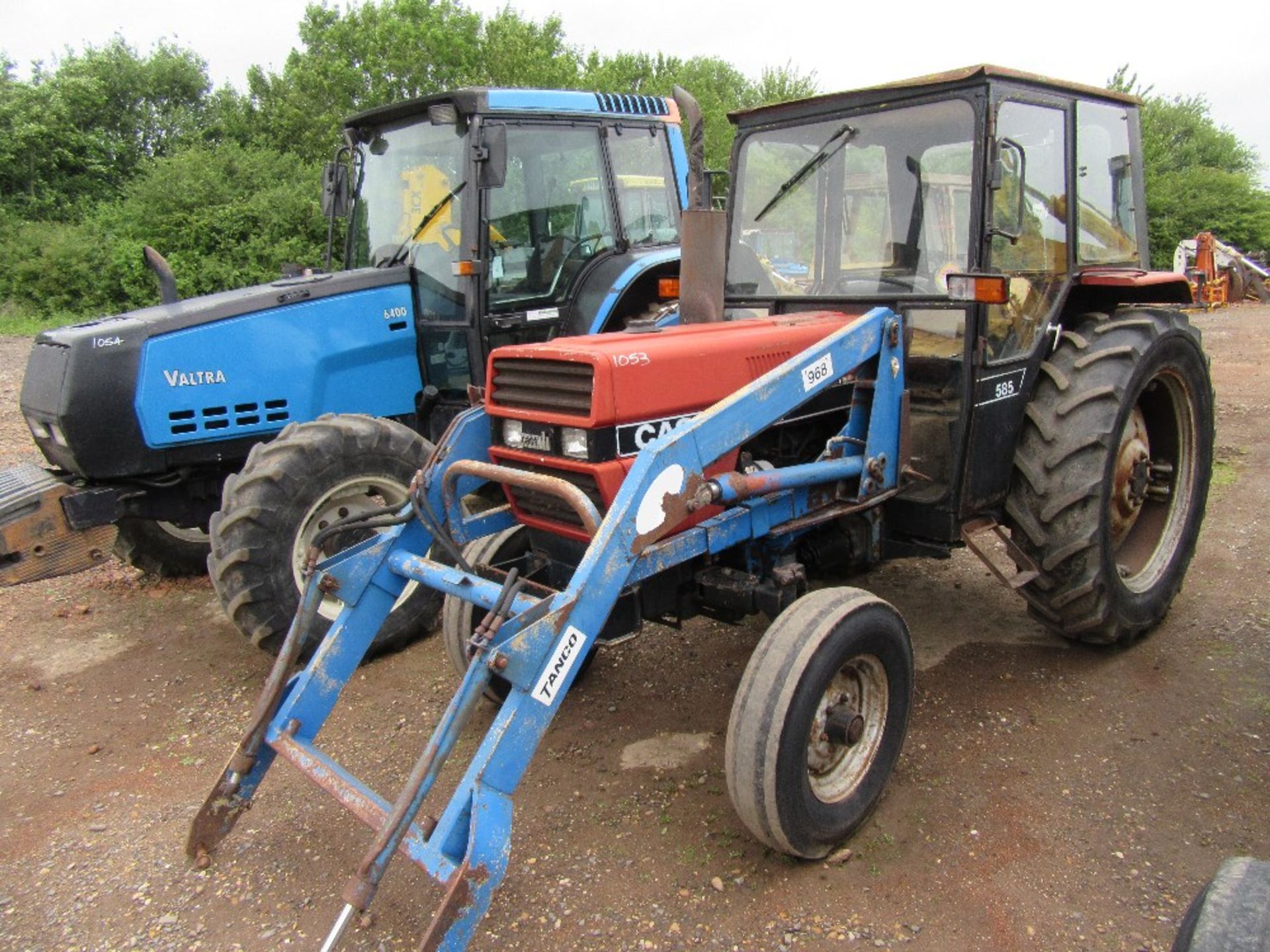 Case 585 Tractor with Tanco Loader. Reg.No. F271 DEC