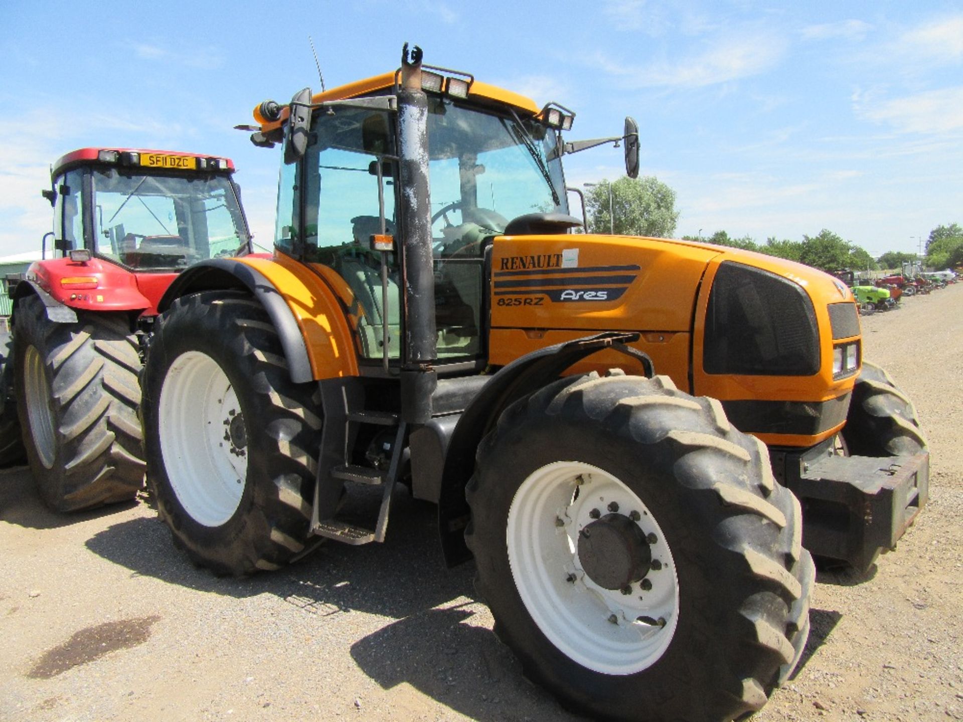 2001 Renault Ares 825 4wd Tractor. V5 will be supplied. Reg No AY51 FKU Ser No 4320378 - Image 3 of 14