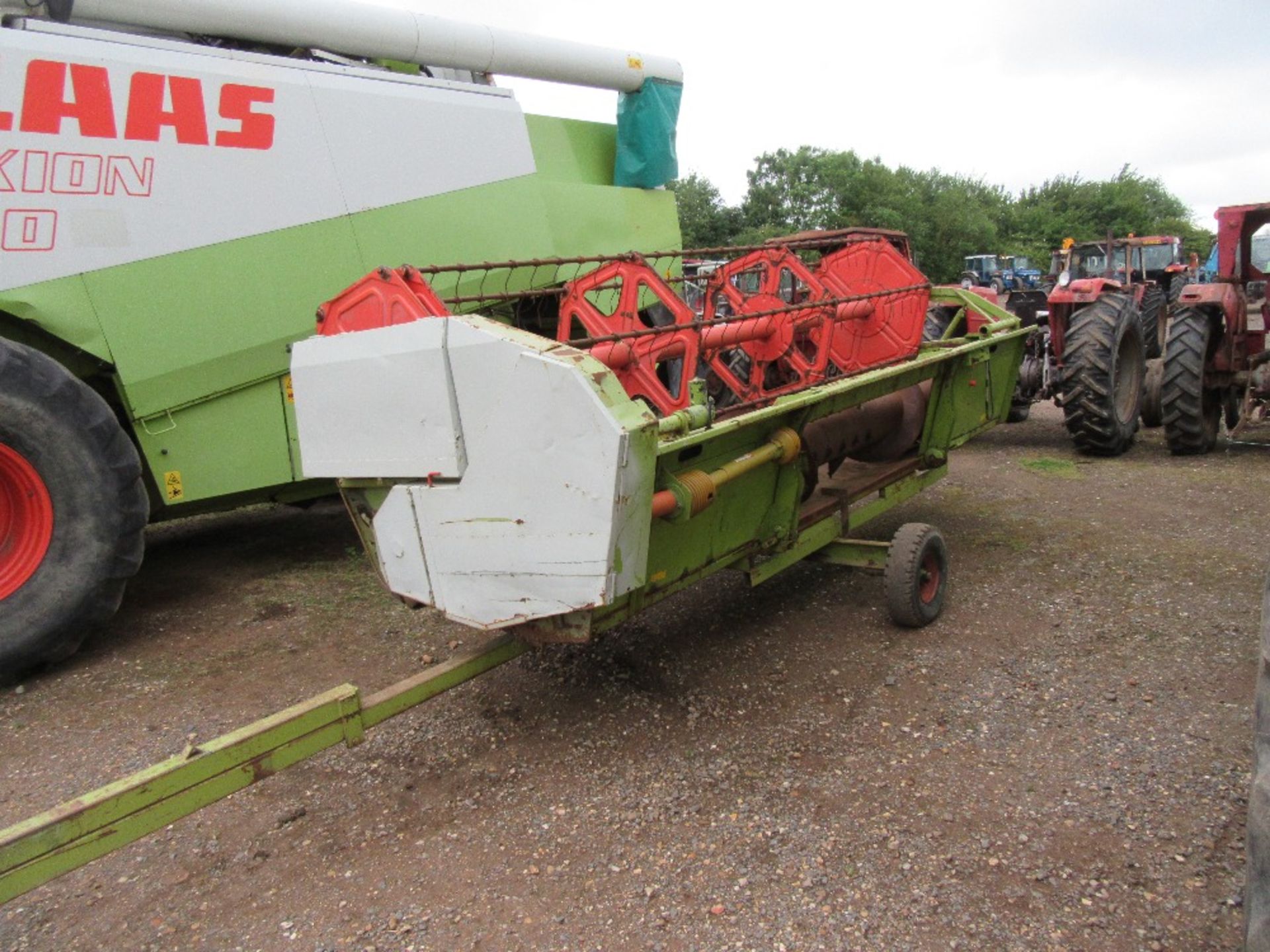 Claas 98 Dominator Combine with 15ft Header - Image 3 of 8