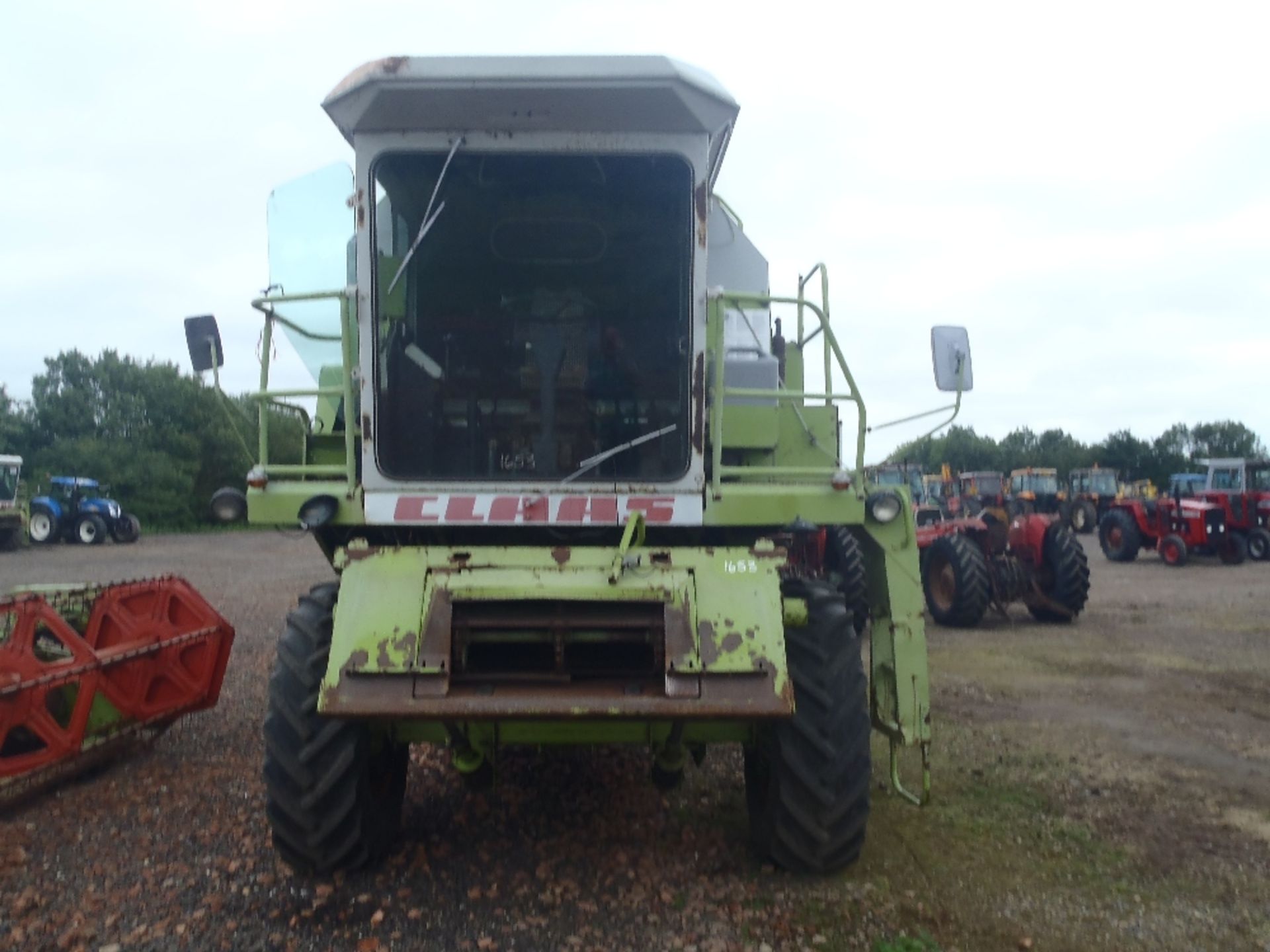 Claas 76 Combine Harvester with Perkins Engine & 12ft Header. 2644 hrs Ser No 84000345 - Image 2 of 8