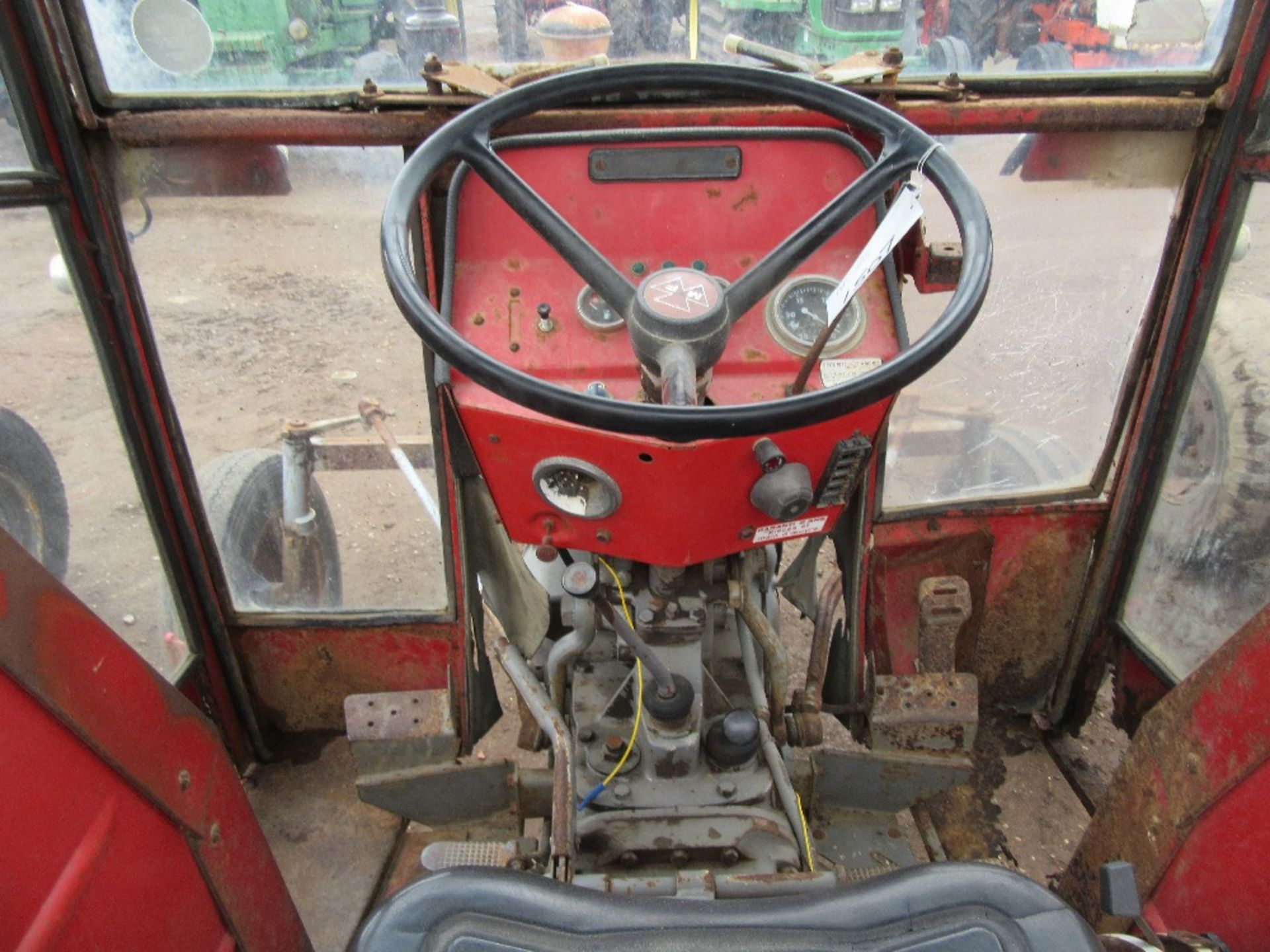 Massey Ferguson 235 Tractor with Cab, Rowcrop Wheels & Tyres - Image 4 of 4