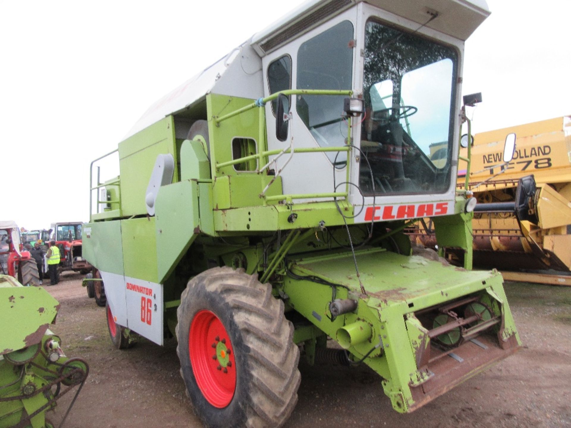 Claas 86 Dominator Combine with 15ft Header - Image 8 of 8