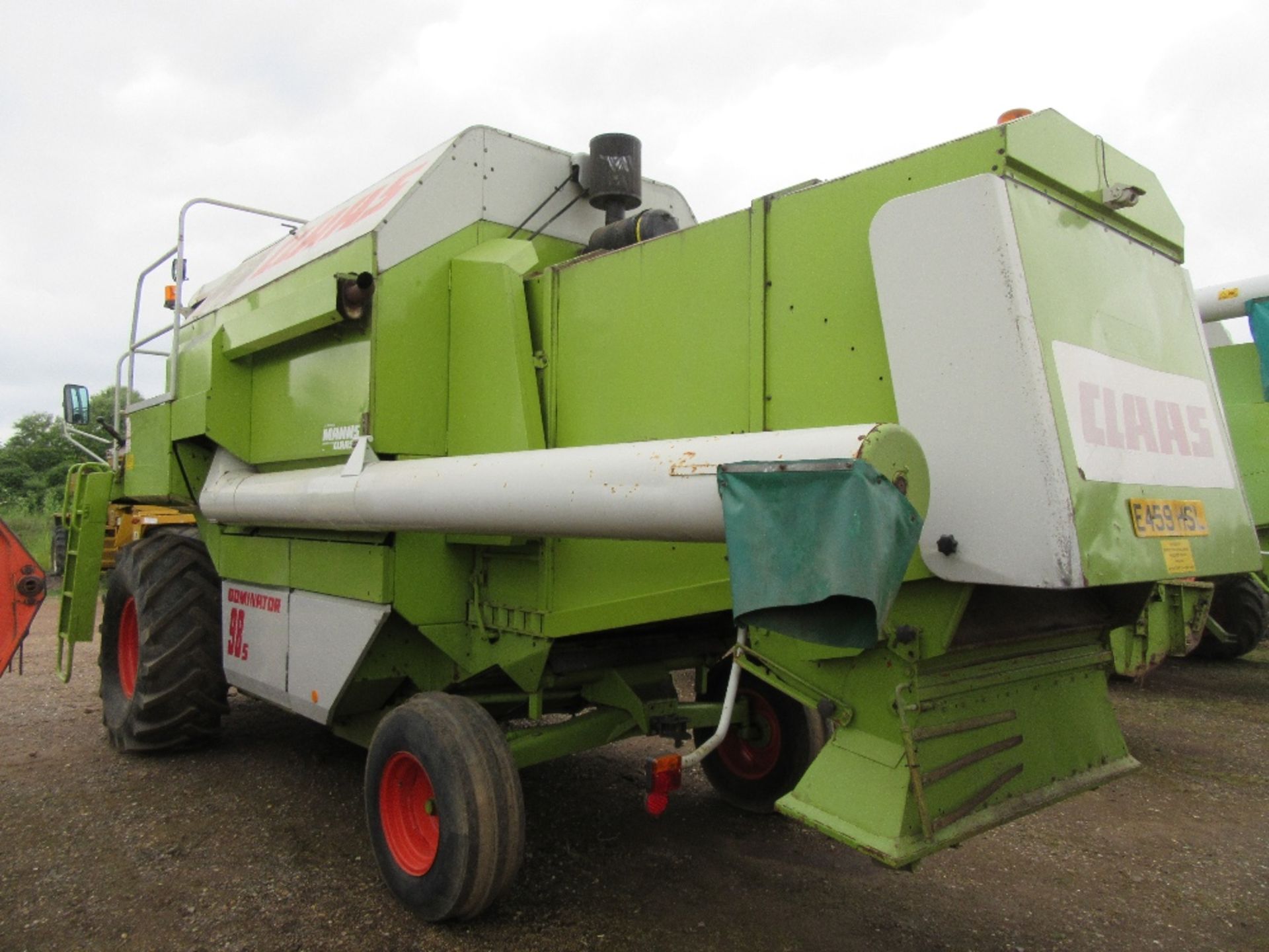 Claas 98 Dominator Combine with 15ft Header - Image 7 of 8