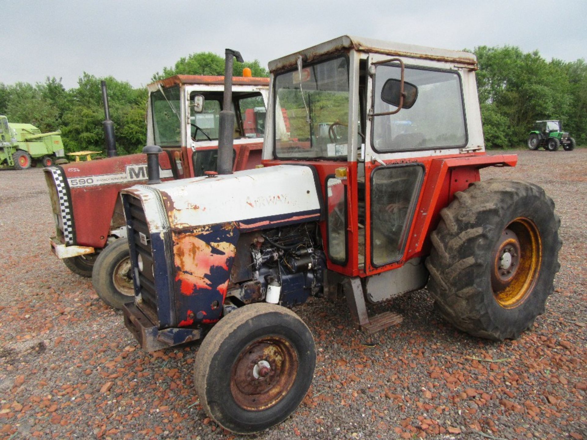 Massey Ferguson 565 2wd 8 Speed Tractor