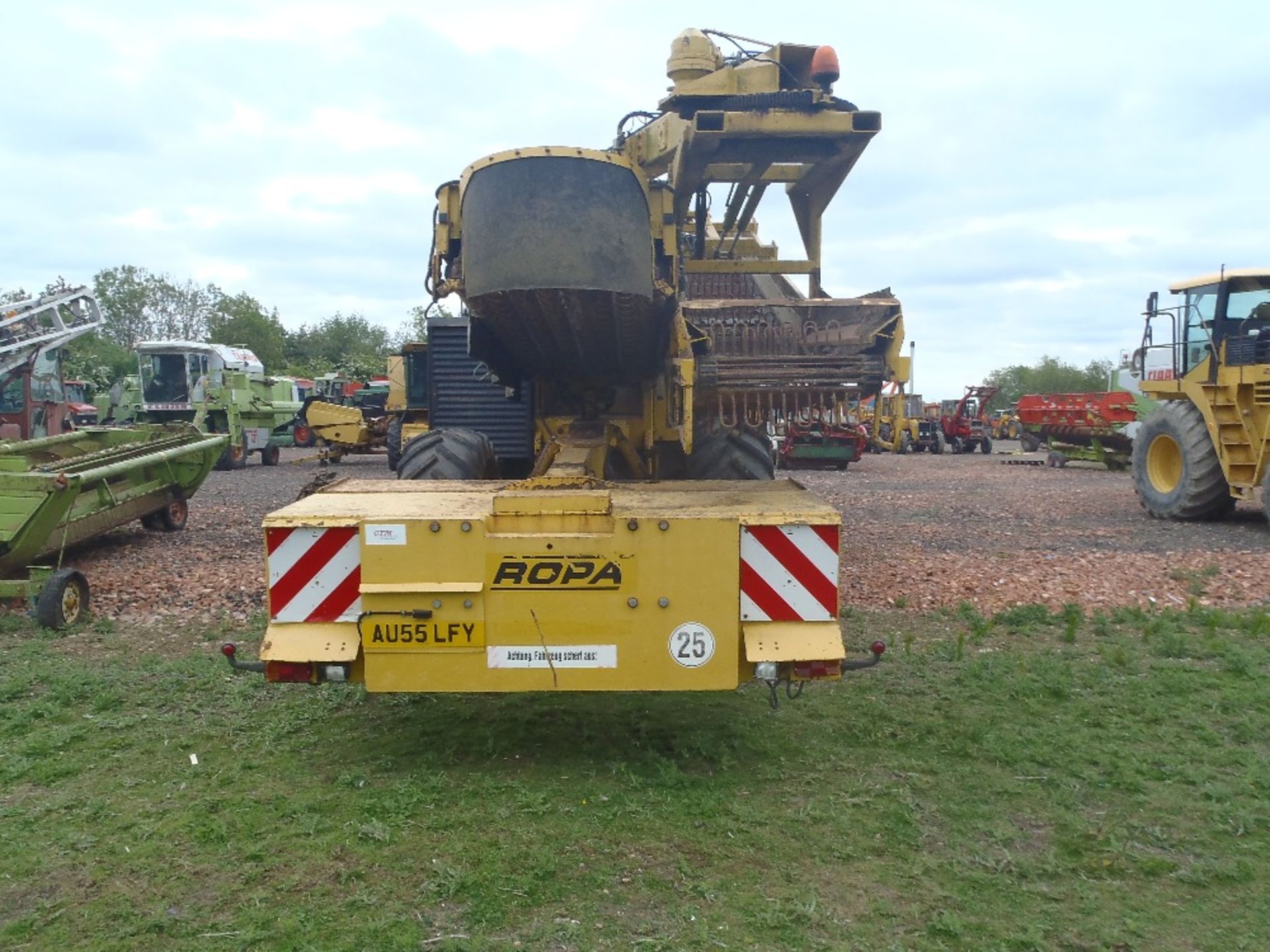 Ropa Maus High Capacity Self Propelled Sugar Beet Cleaner/Loader, Plus Qty of Spares. V5 will be - Image 5 of 14