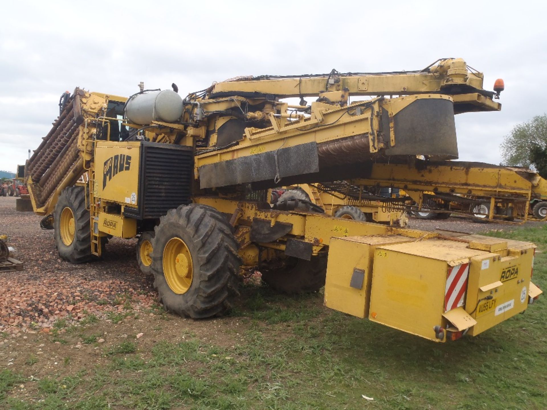 Ropa Maus High Capacity Self Propelled Sugar Beet Cleaner/Loader, Plus Qty of Spares. V5 will be - Image 7 of 14