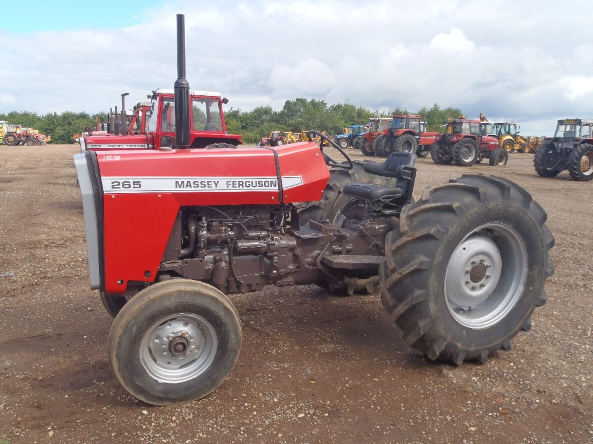 Massey Ferguson 265 Tractor