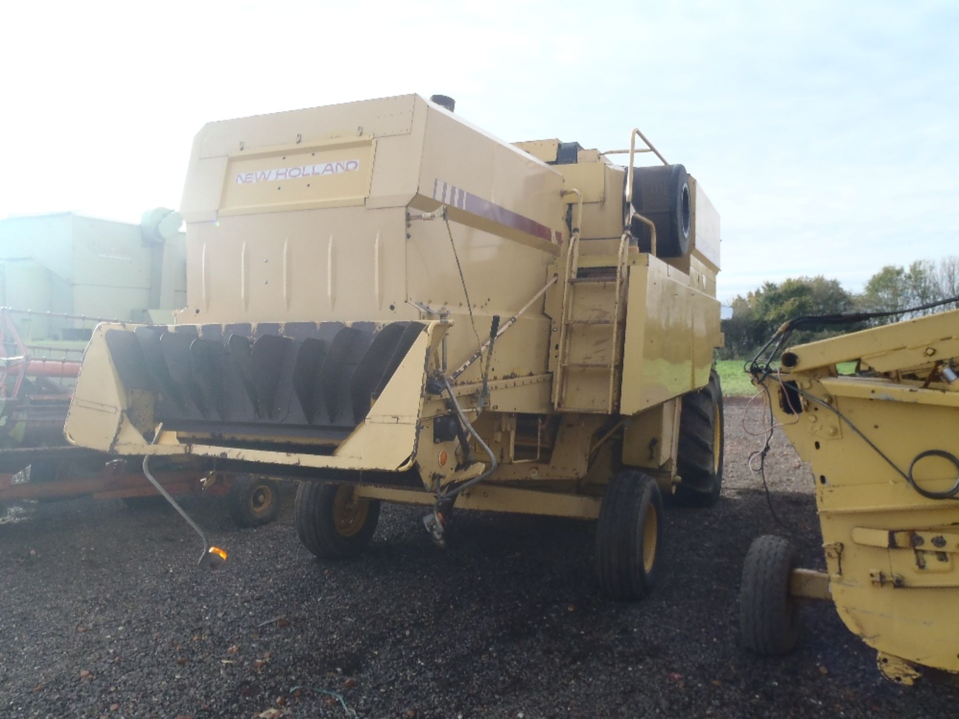 New Holland TX 34 Combine Reg.No. L950 RPU Ser.No. 7552016 - Image 15 of 16