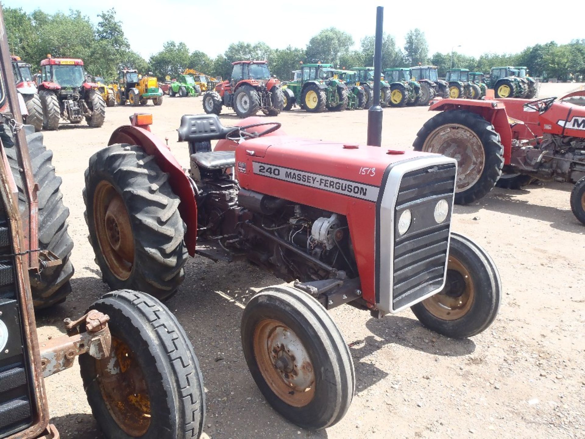 Massey Ferguson 240 4x2 Tractor Ser No 555917 - Image 3 of 8