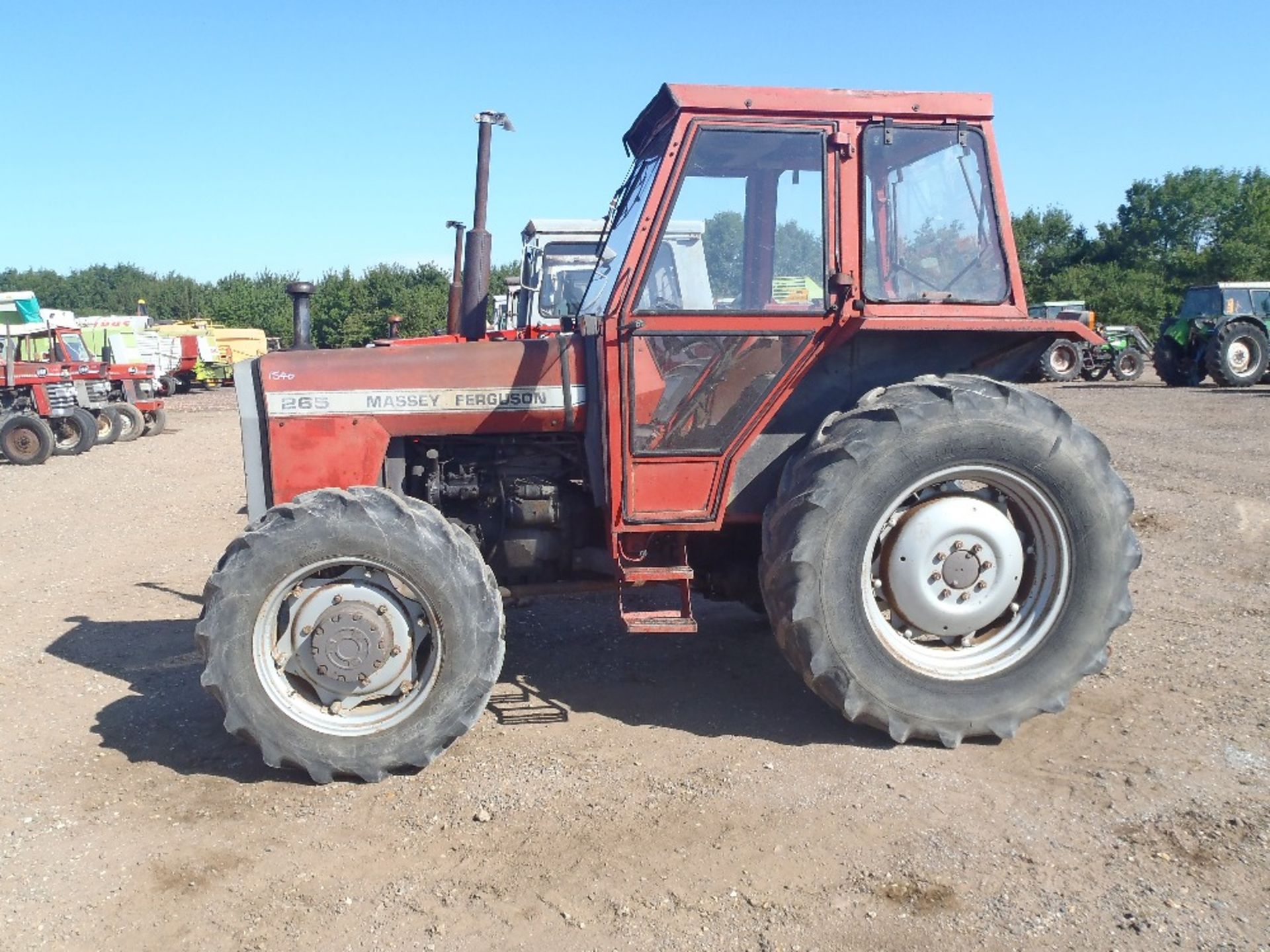 1983 Massey Ferguson 265 4wd Tractor 2 owners, Manual, 8 Speed Gearbox, Sankey cab. 4517 Hrs. V5