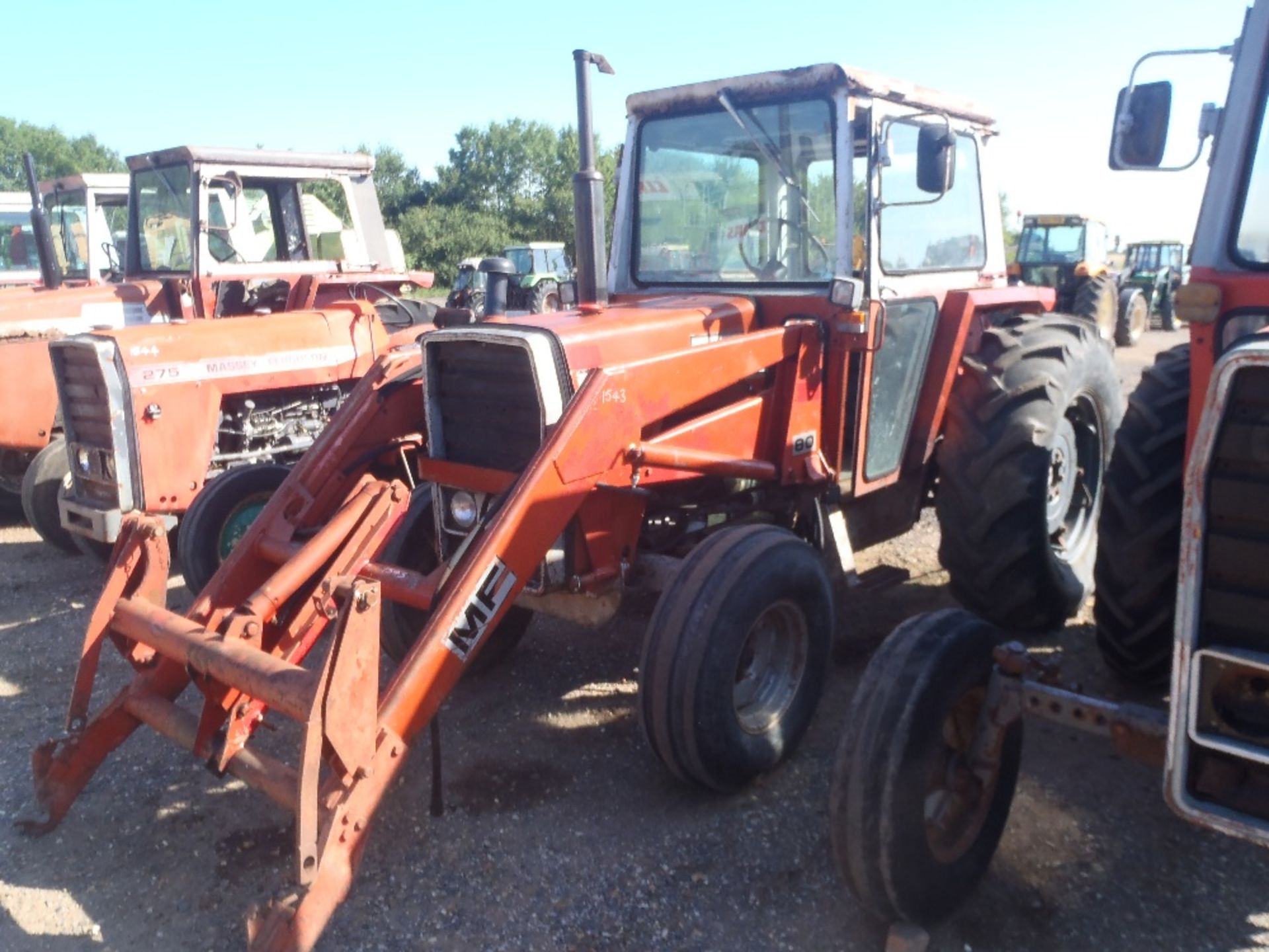 Massey Ferguson 565 2wd Tractor with Standard Gearbox & MF 80 Loader Reg No HYA 82T Ser No 655786