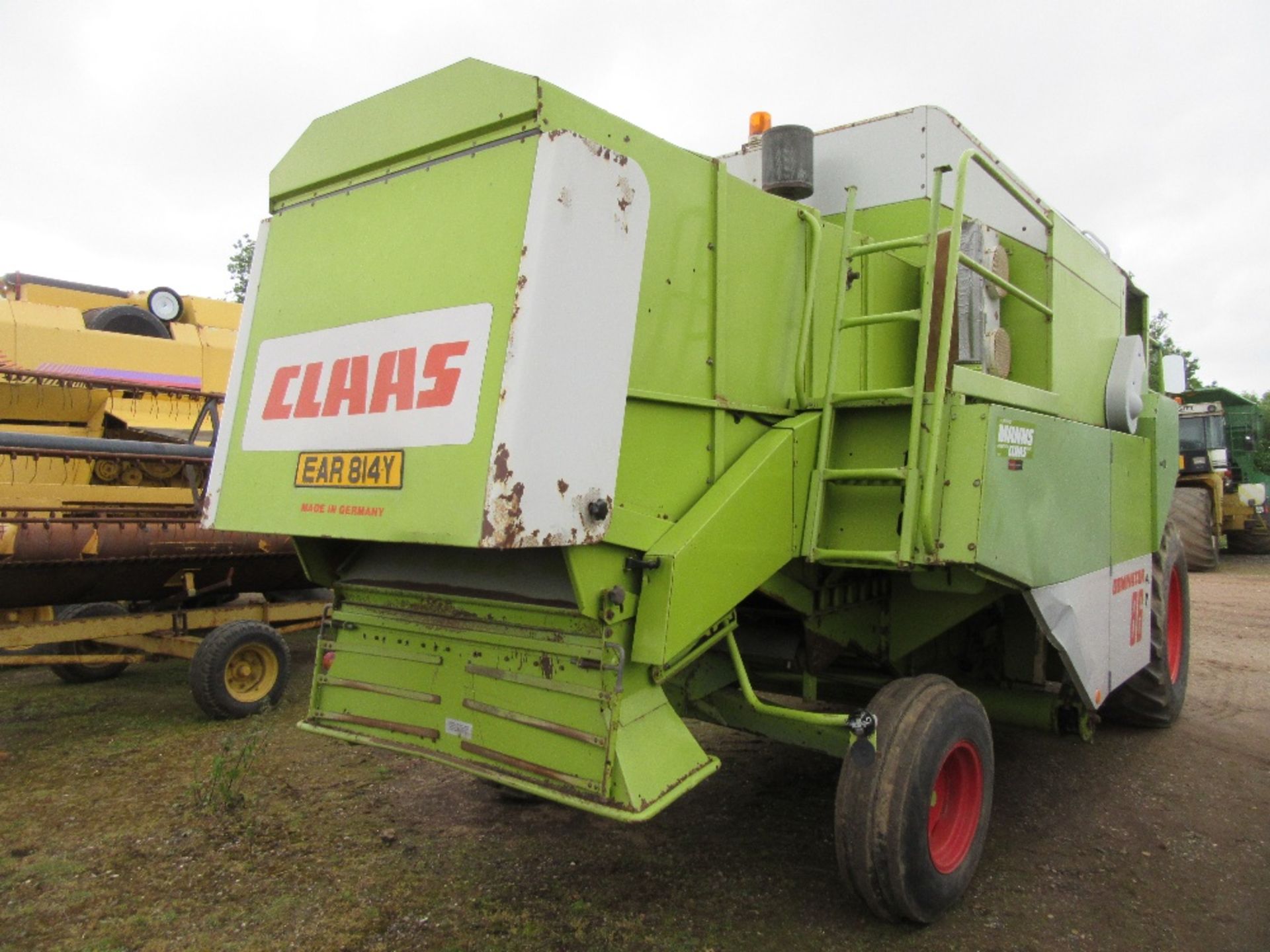 Claas 86 Dominator Combine with 15ft Header - Image 5 of 8