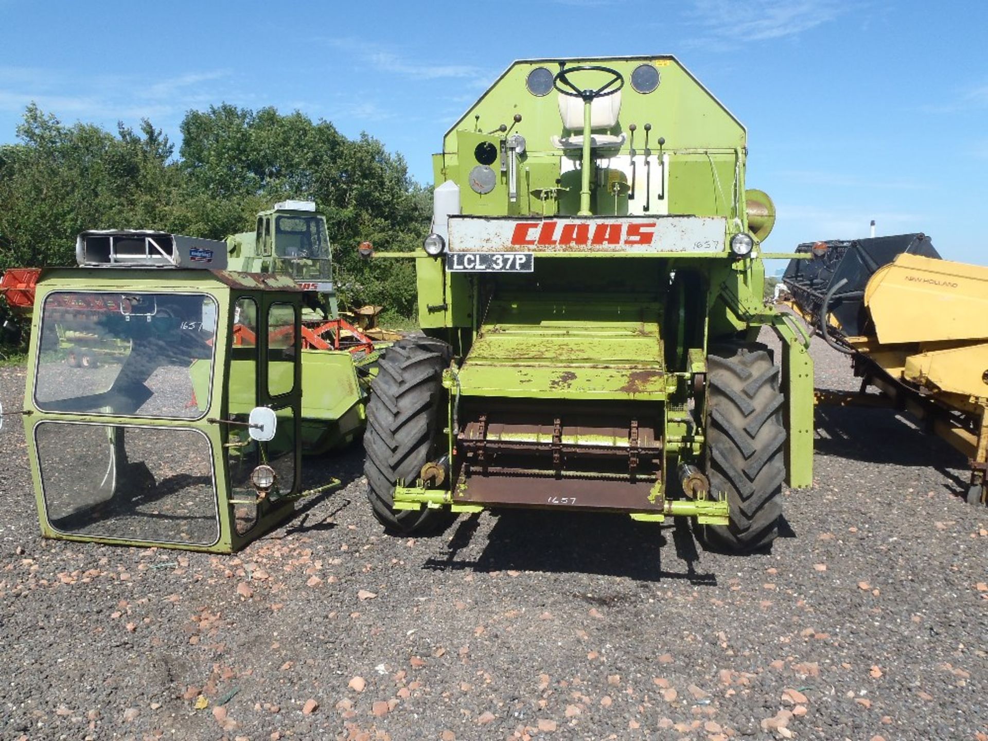 Claas Senator 60 Combine with 10ft Header Reg No LCL 37P Ser No 57008387 - Image 2 of 11