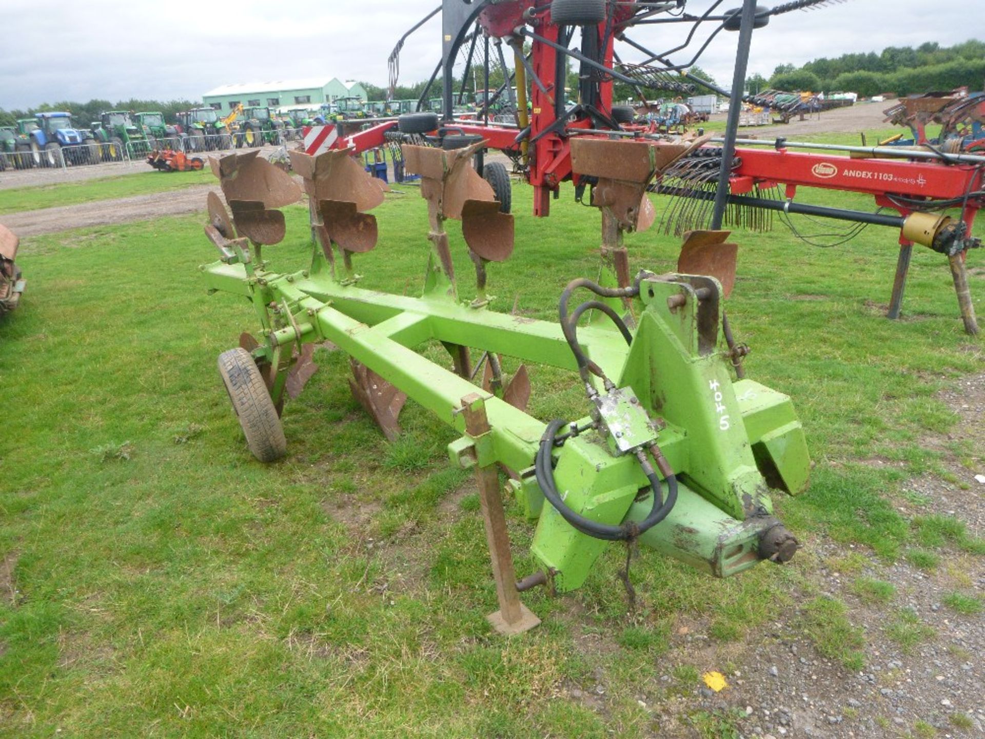 Dowdeswell DP8 3+1 4 Furow Plough