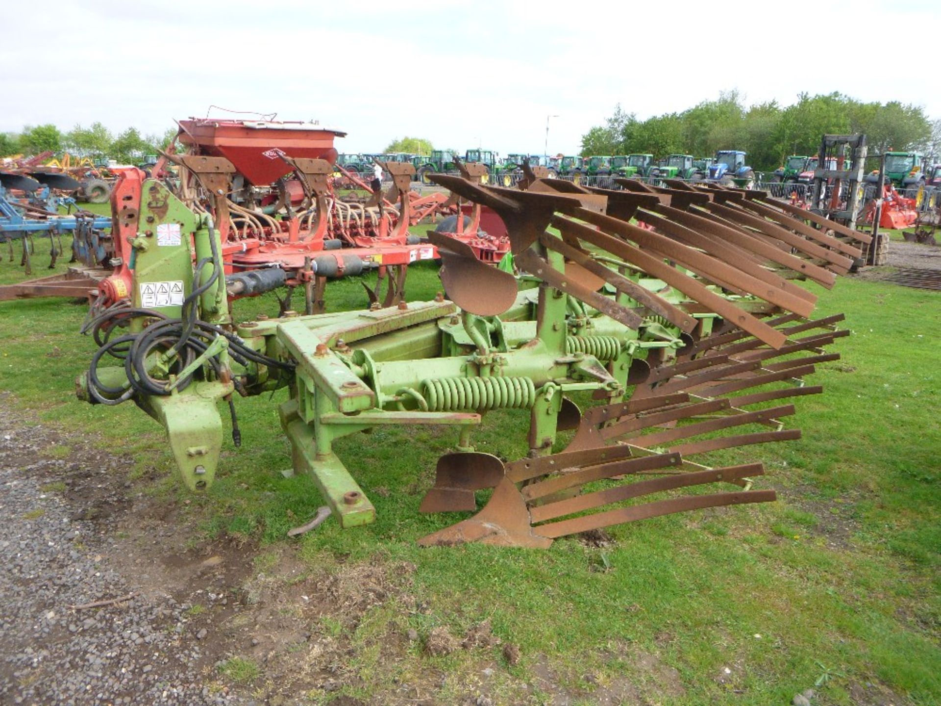 Dowdeswell DP100s Plough 5 Furrow with Press Arm - Image 4 of 4