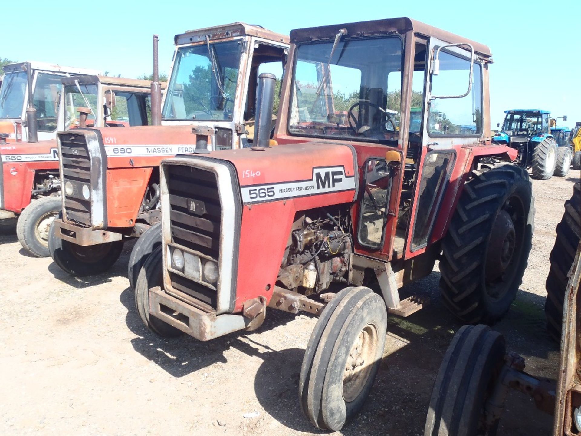 Massey Ferguson 565 2wd Tractor