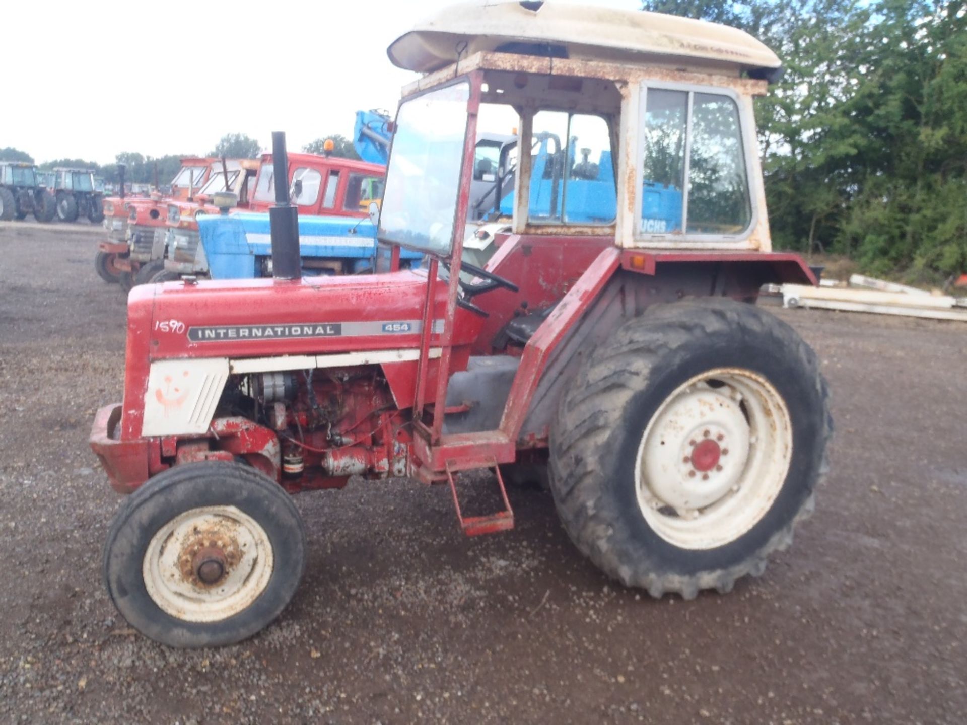 International 454 Tractor. No V5