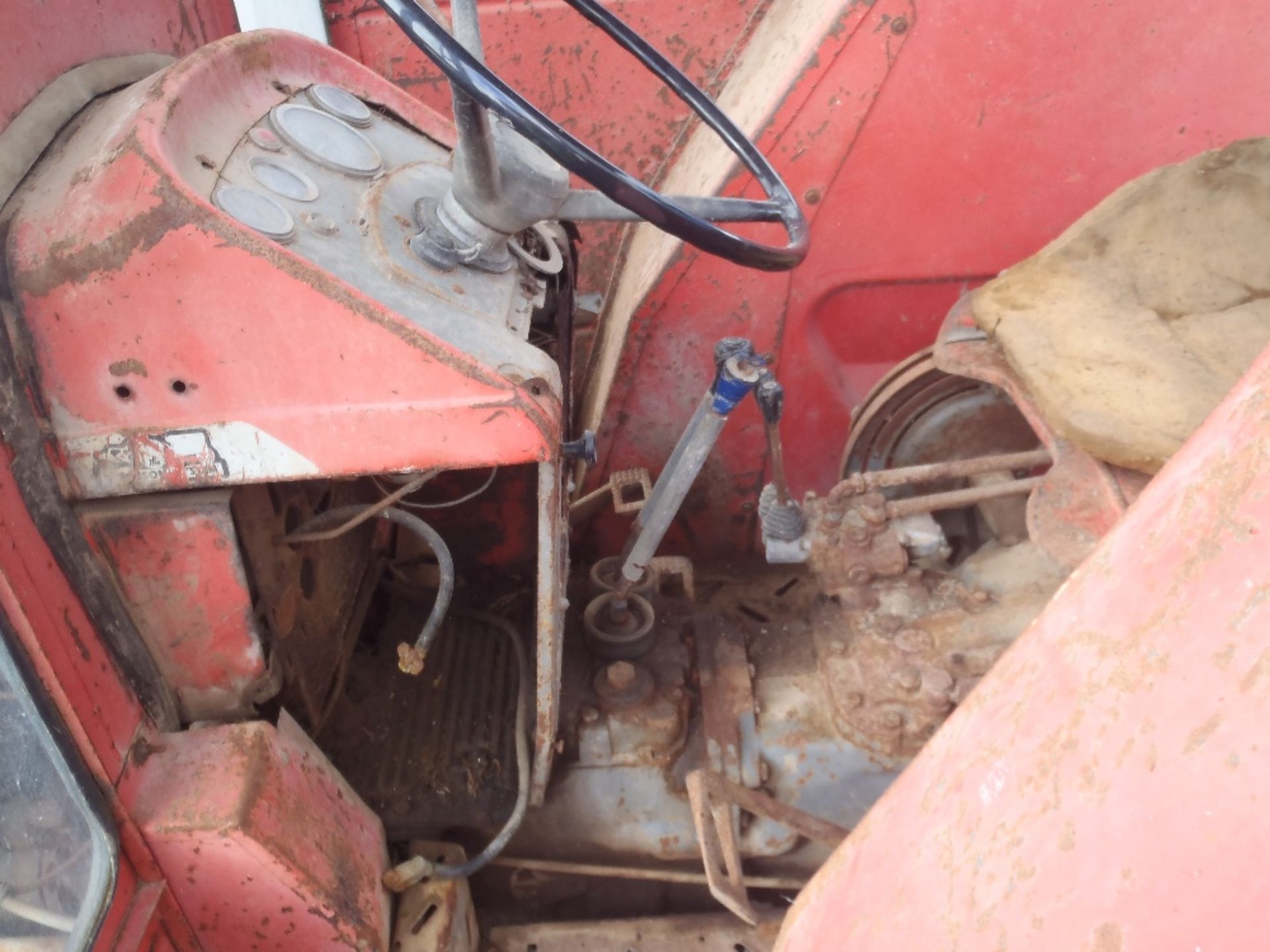 Massey Ferguson 165 2wd Tractor With 212 Engine, Cab & Power Steering - Image 8 of 8